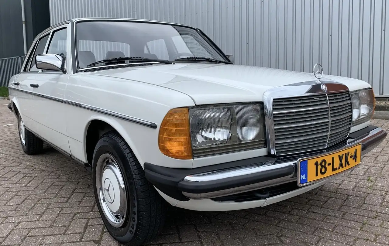 Mercedes-Benz 230 E Automaat | Belastingvrij |, foto 1