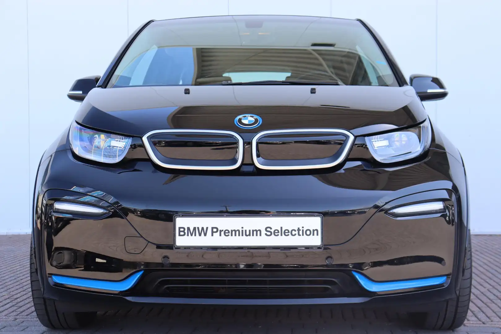 BMW i3 S 120Ah 42 kWh 20 inch/ Cruise Control/ Comfort pa Zwart - 2