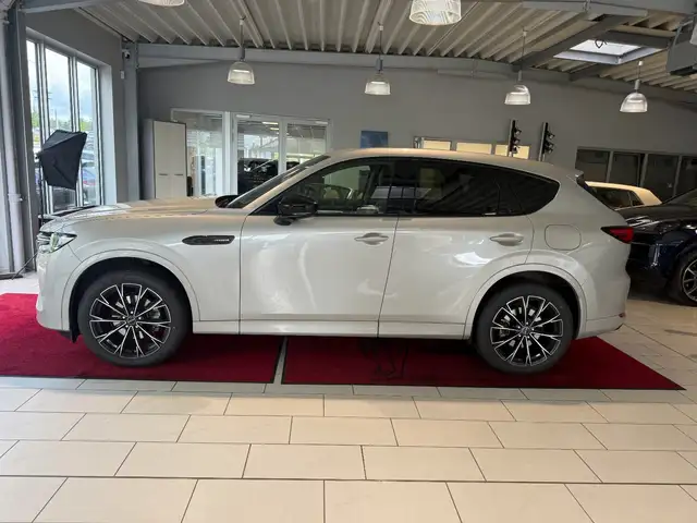 Mazda CX-60 view 4