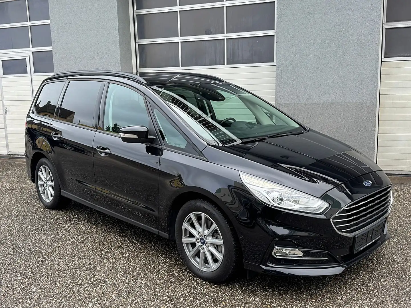 Ford Galaxy 2,0 EcoBlue AWD Aut. *7-SITZER* Schwarz - 2