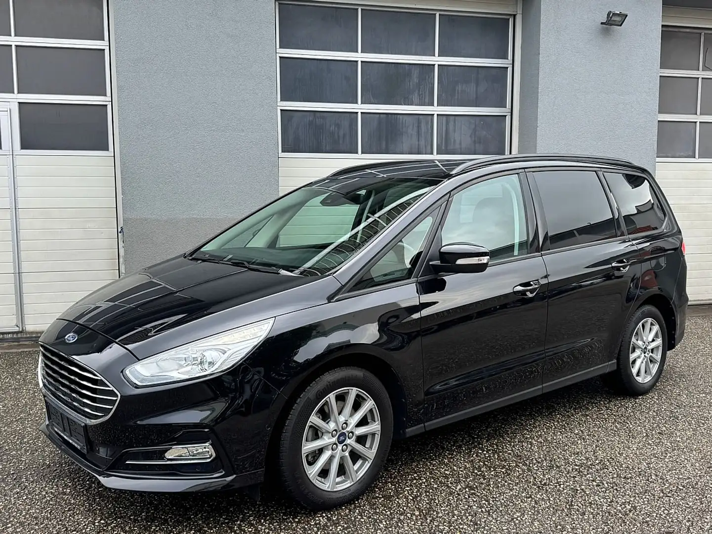 Ford Galaxy 2,0 EcoBlue AWD Aut. *7-SITZER* Noir - 1