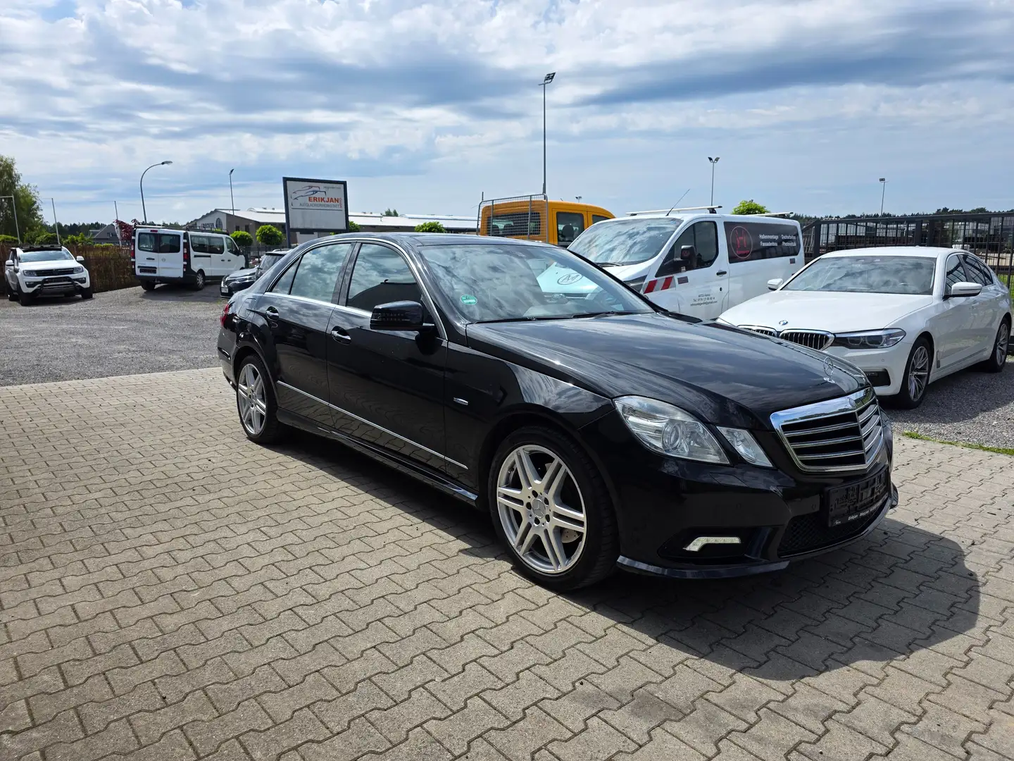 Mercedes-Benz E 350 E 350 CDI BlueEfficiency (212.025) Schwarz - 1
