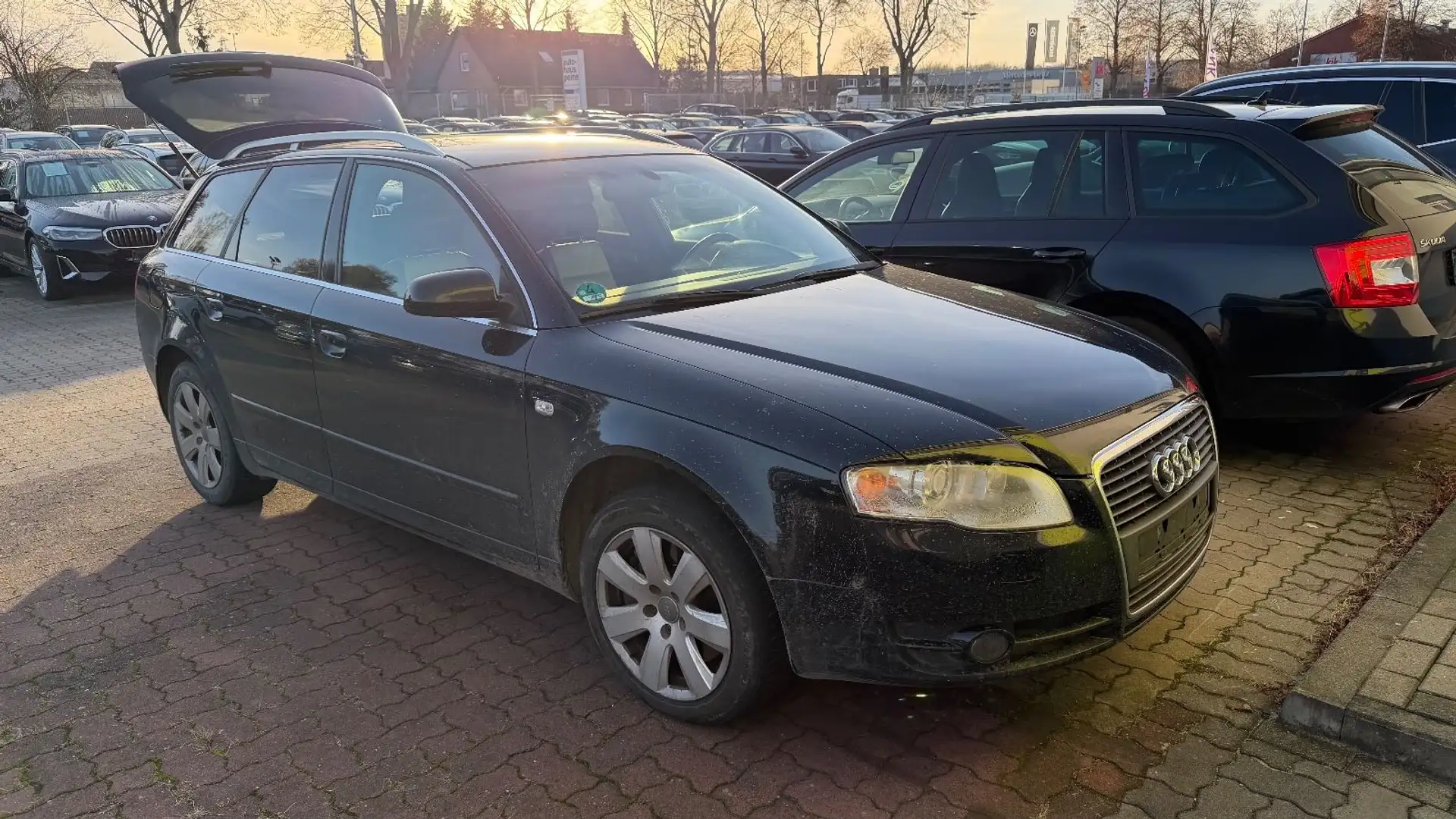 Audi A4 Avant 2.0 TFSI/SportStz/Leder/TÜV 07/2027 Schwarz - 1