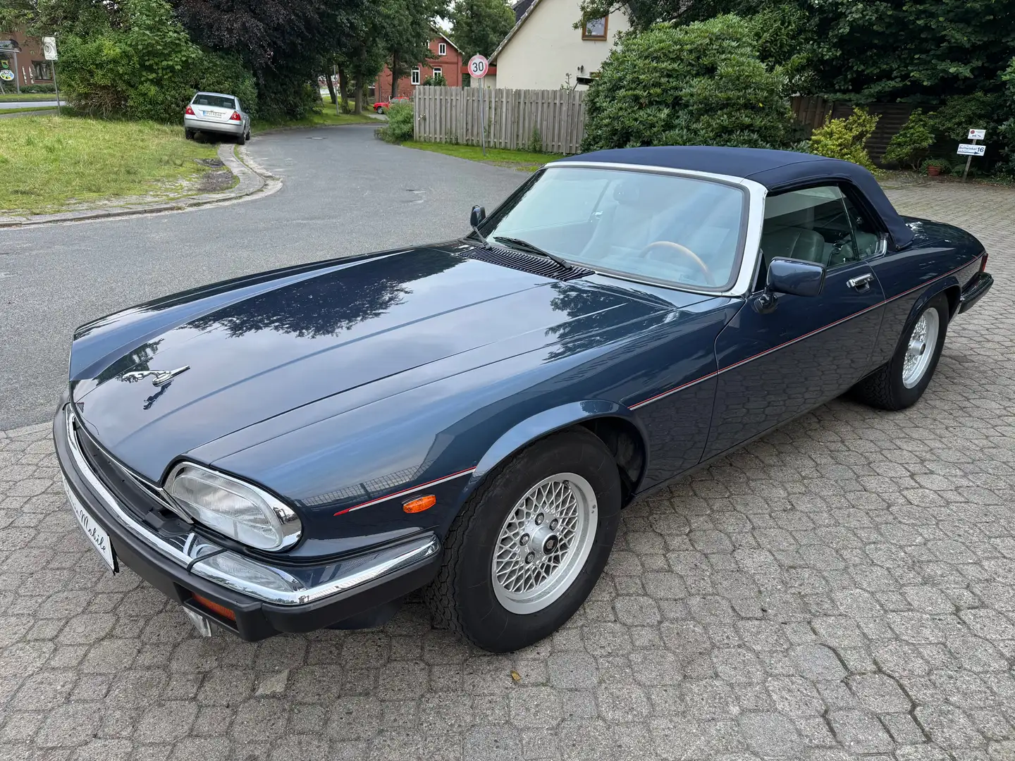 Jaguar XJS Cabrio V12 *Historie*Scheckheft*deutsches Fahrzeug Blue - 2