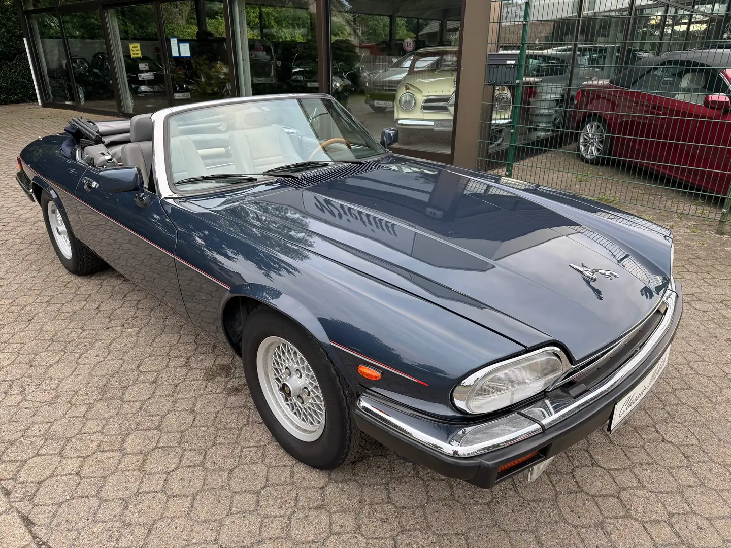 Jaguar XJS Cabrio V12 *Historie*Scheckheft*deutsches Fahrzeug Blue - 1