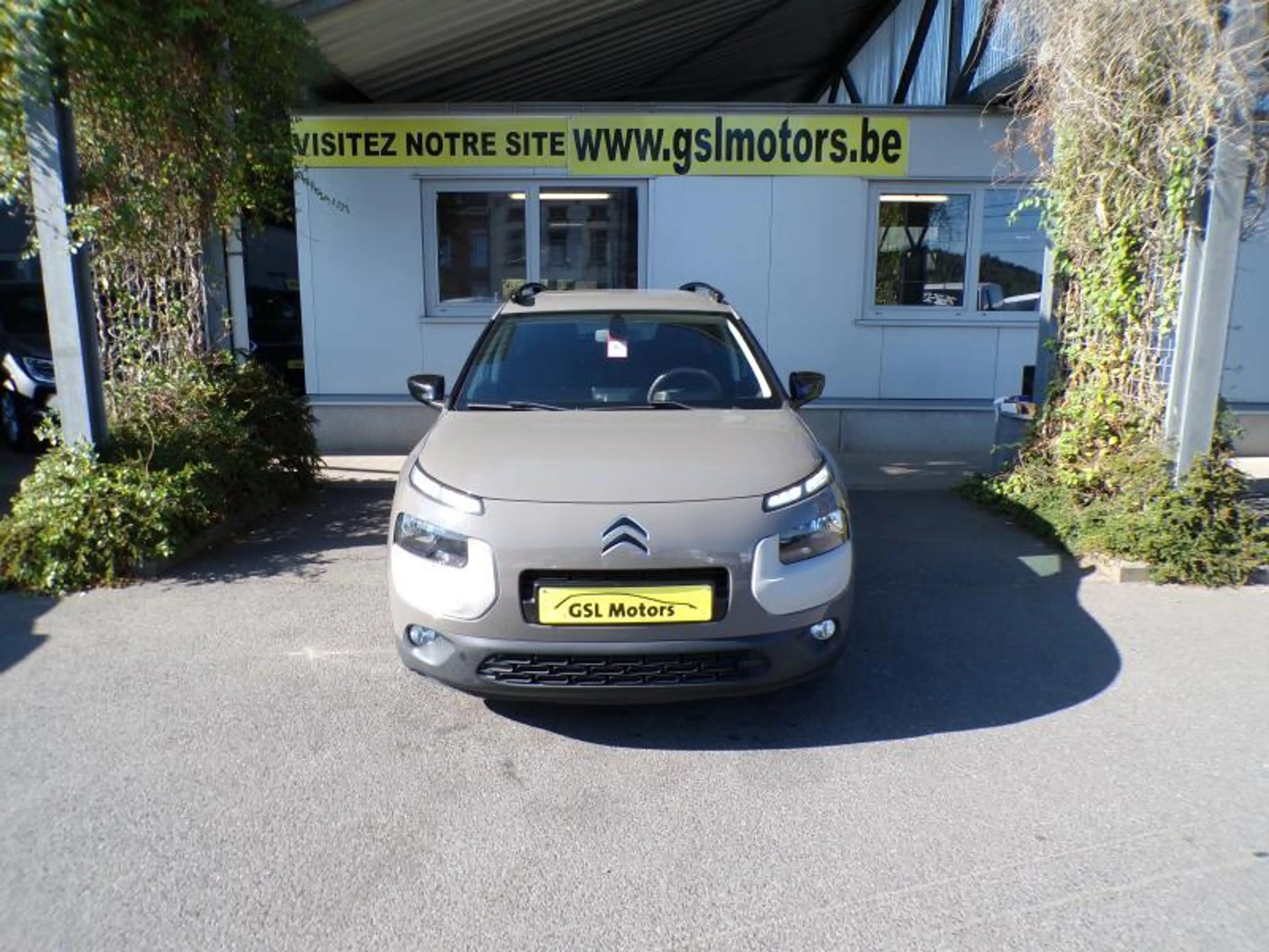Citroen C4 Cactus 1.2 82cv Brun 06/15 Airco GPS Bluetooth USB Cruise — photo 2