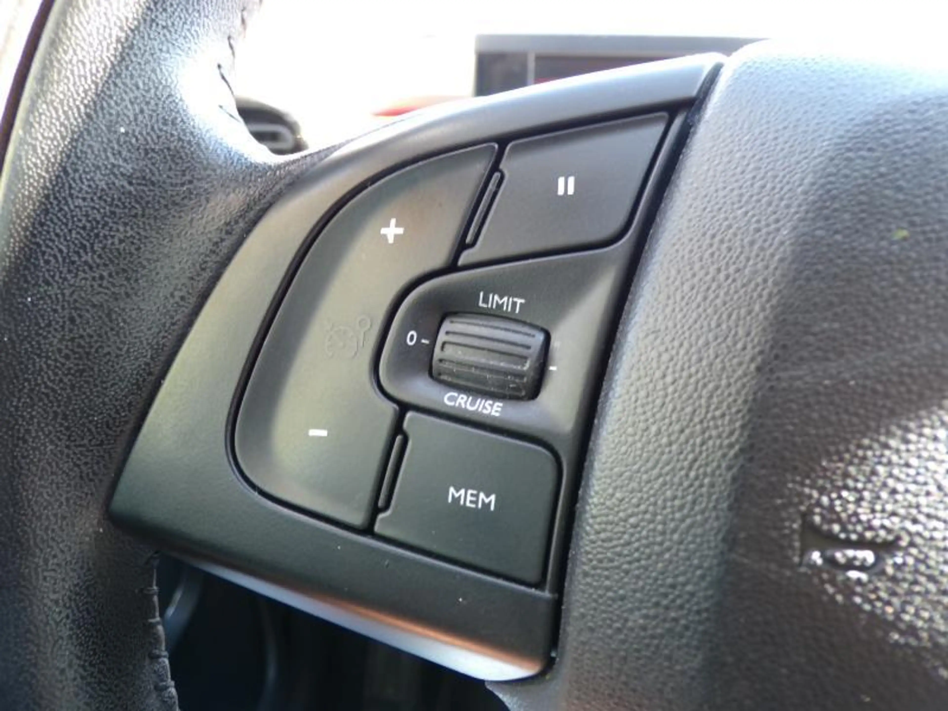 Citroen C4 Cactus 1.2 82cv Brun 06/15 Airco GPS Bluetooth USB Cruise — photo 12