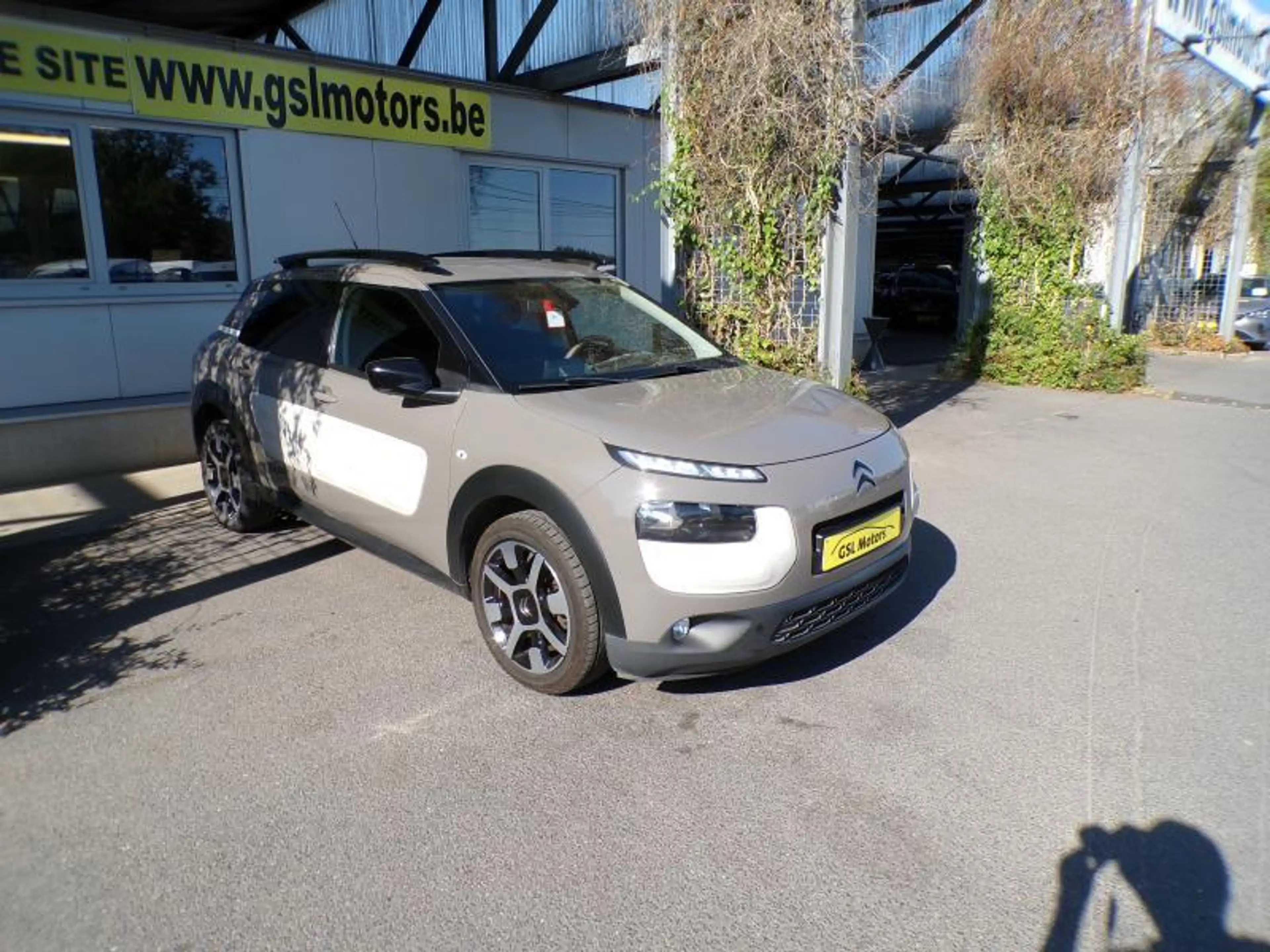 Citroen C4 Cactus 1.2 82cv Brun 06/15 Airco GPS Bluetooth USB Cruise — photo 3