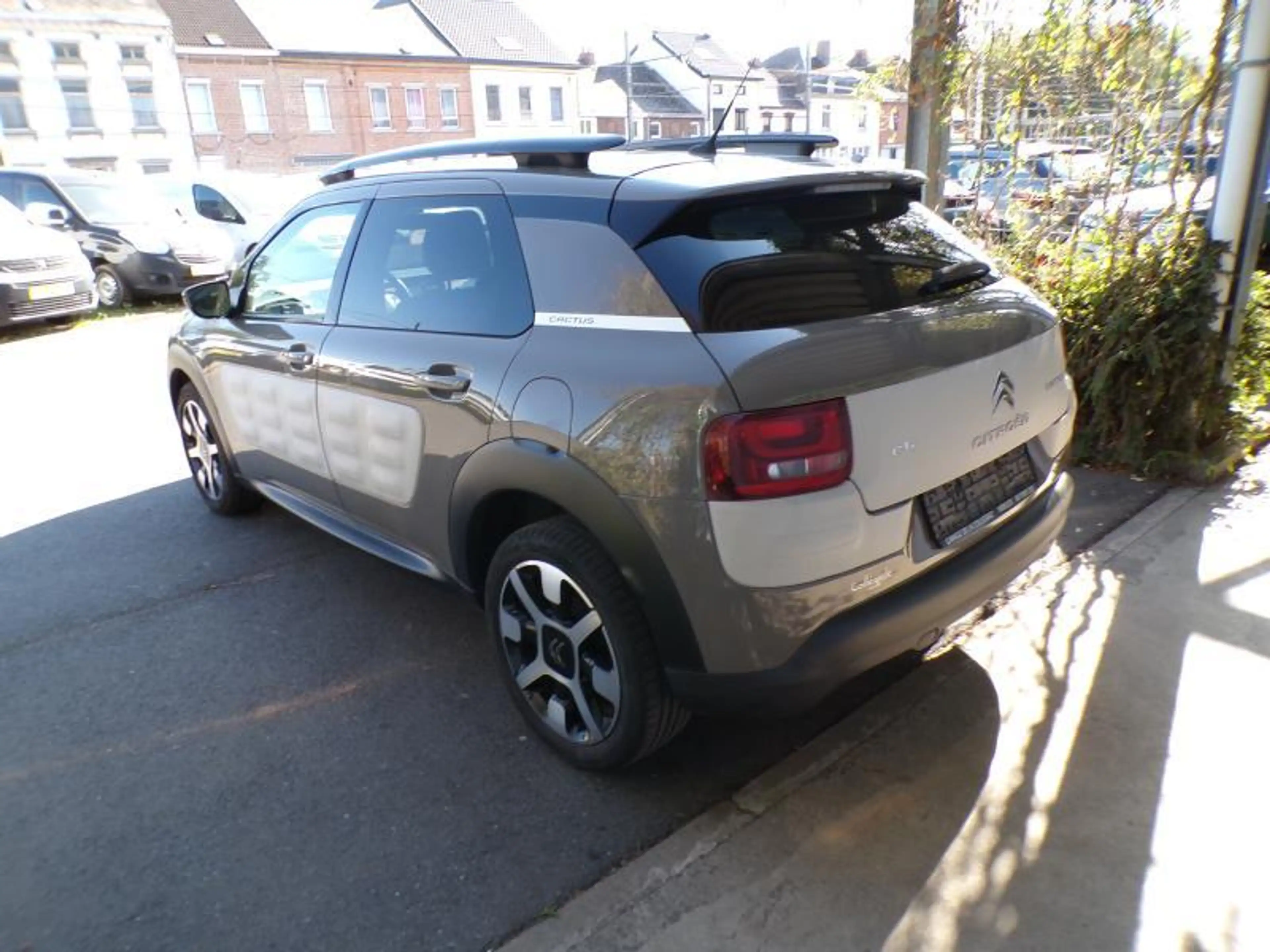 Citroen C4 Cactus 1.2 82cv Brun 06/15 Airco GPS Bluetooth USB Cruise — photo 5