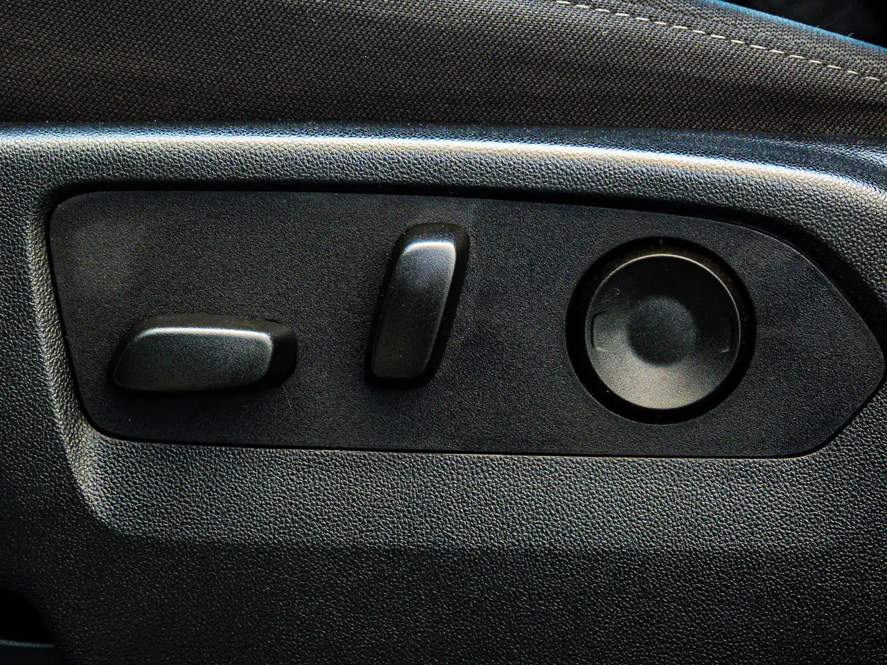 Chevrolet Silverado 2500 photo Chevrolet Silverado 2500
