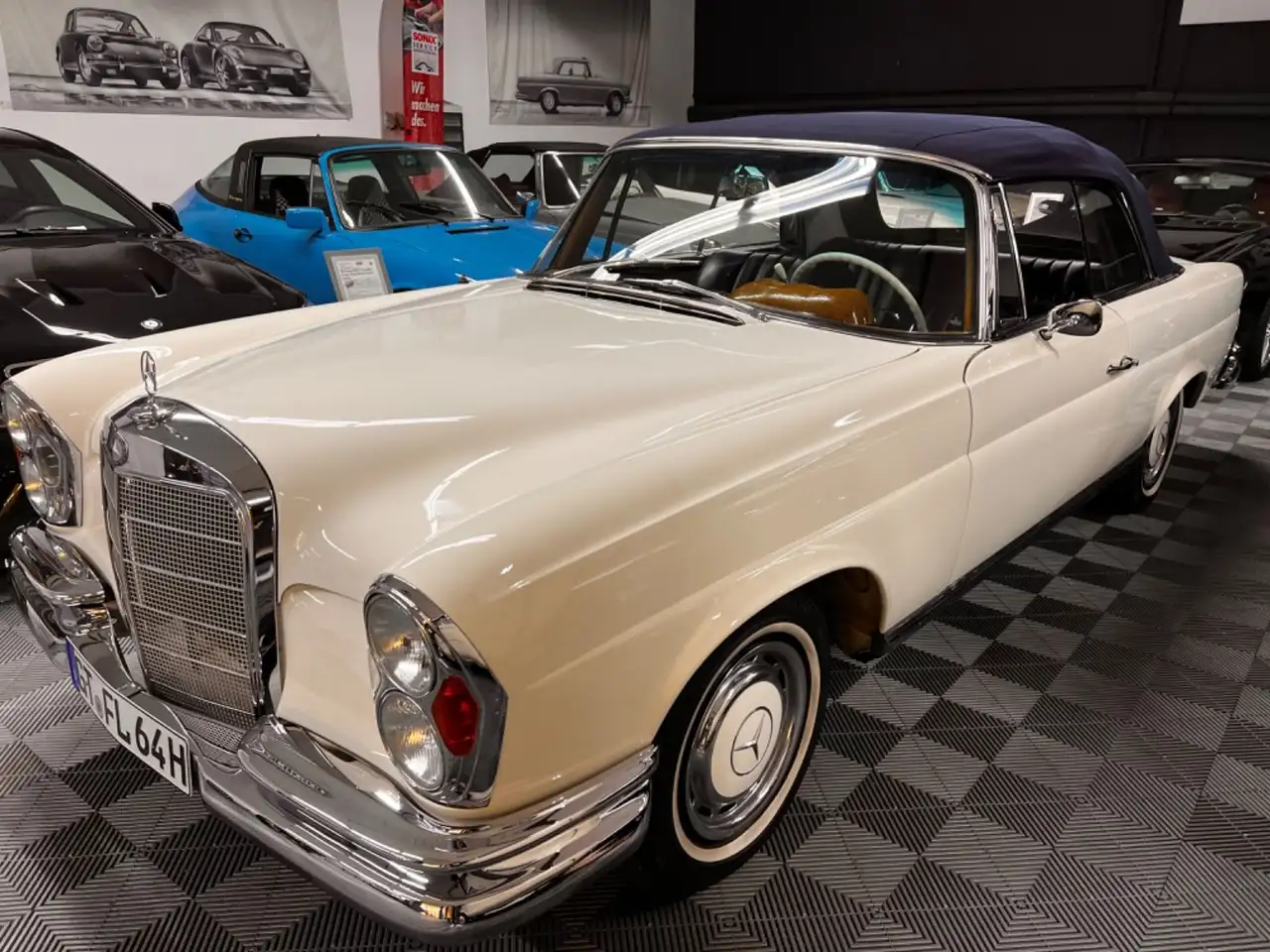 Mercedes-Benz 220