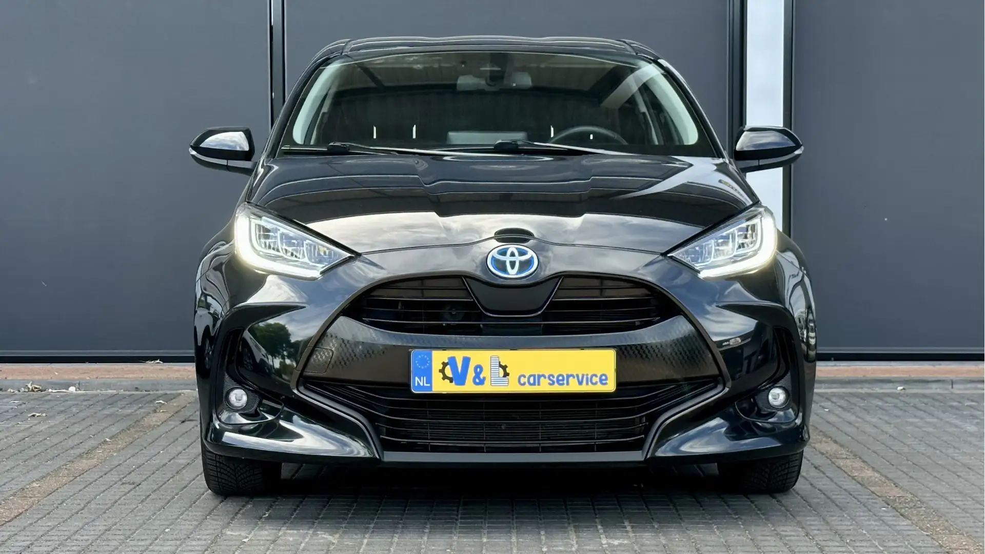 Toyota Yaris 1.5 Hybrid Dynamic / Carplay / Stoelverw. / Camera Zwart - 2