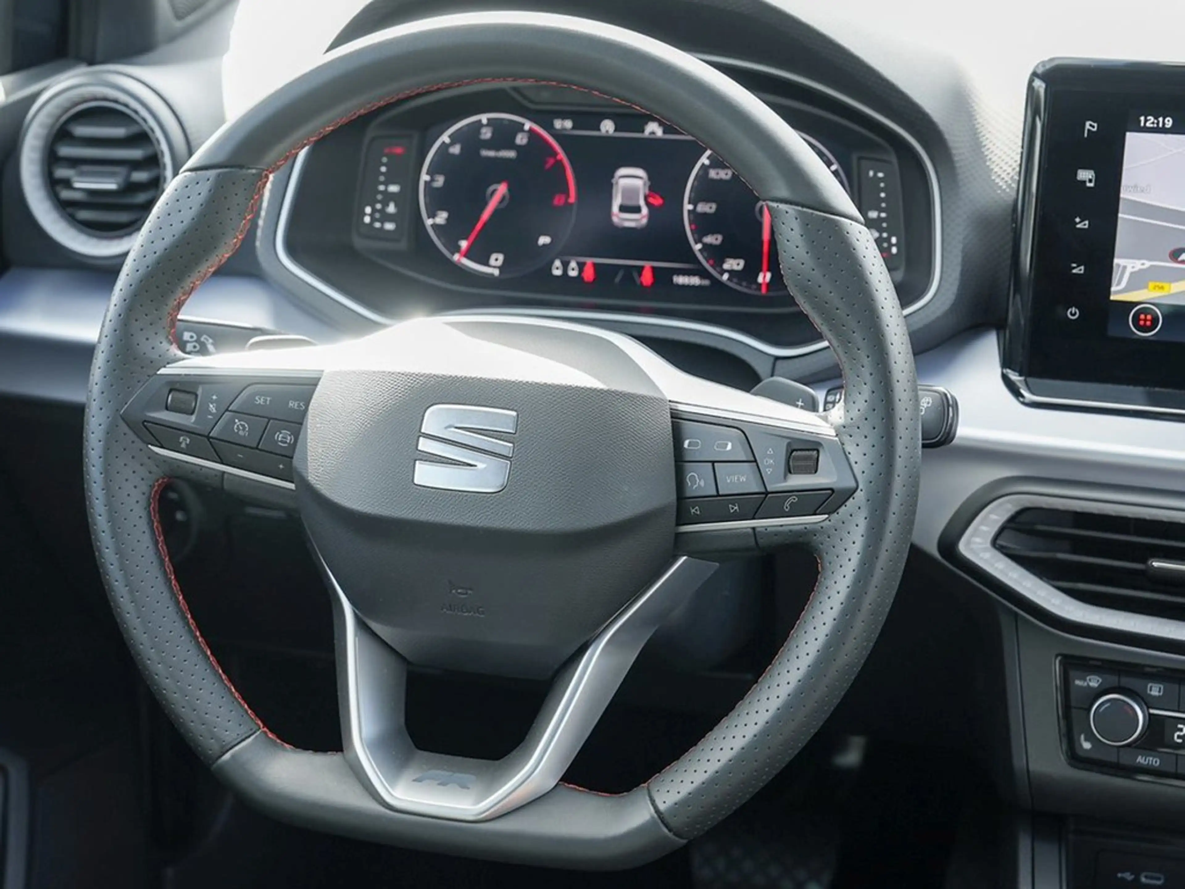 SEAT Ibiza 1.5 TSI DSG FR / Black Edition /LED/Pano — photo 13