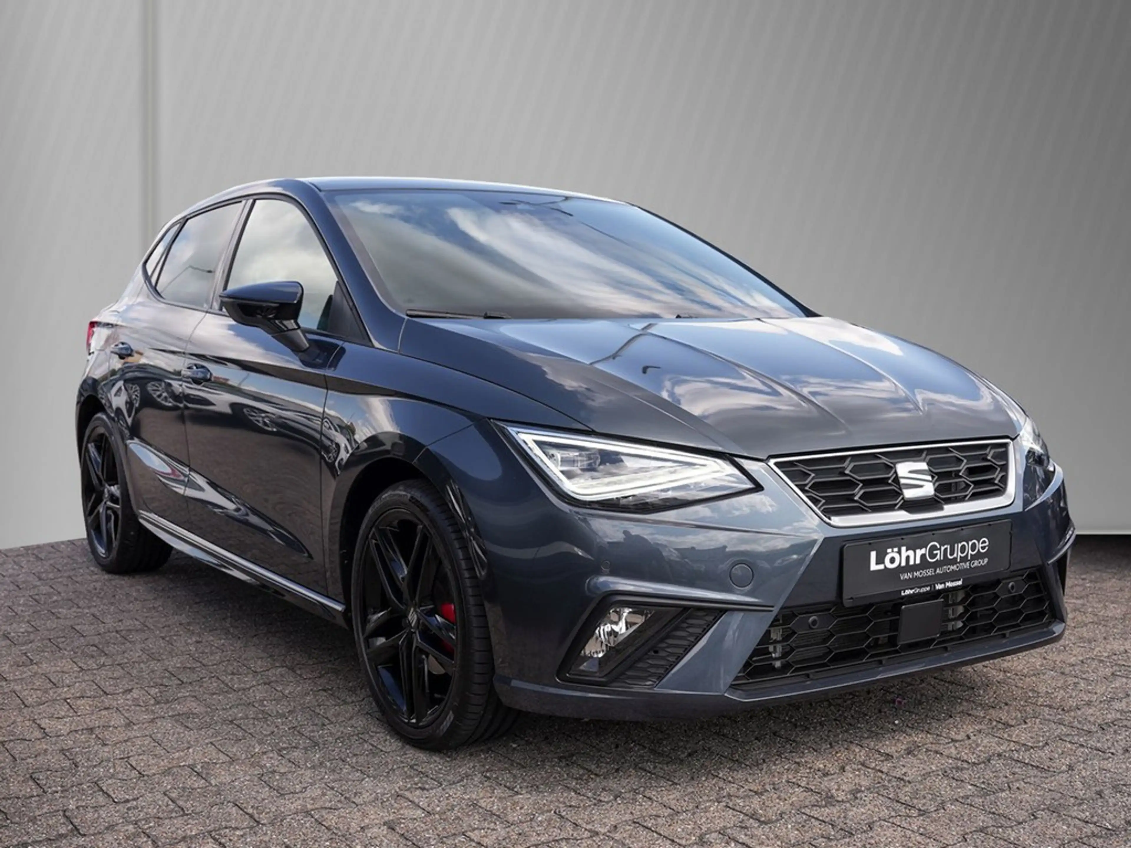 SEAT Ibiza 1.5 TSI DSG FR / Black Edition /LED/Pano — photo 4