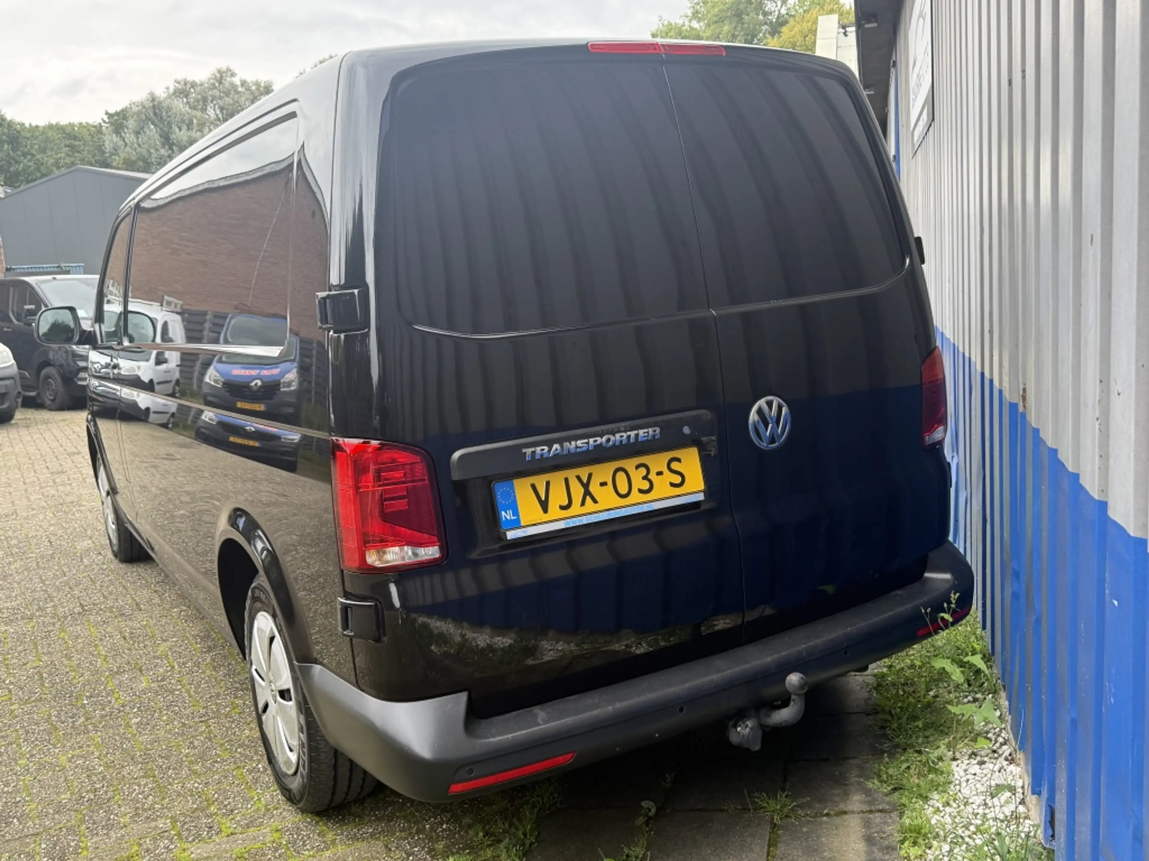 Volkswagen Transporter 2.0 TDI L2H1 Ec.Bus. — photo 4