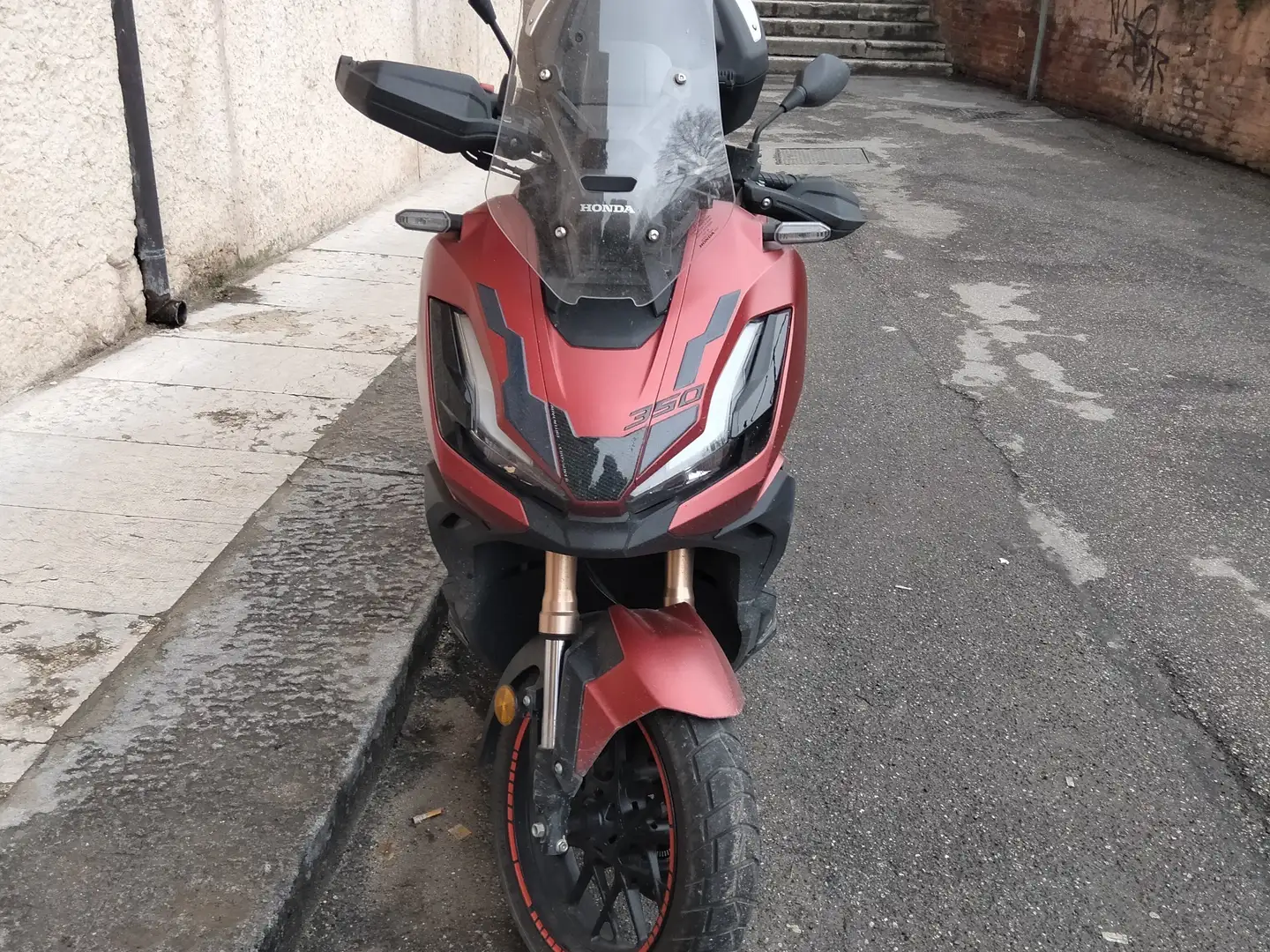 Honda ADV 350 Rosso - 2