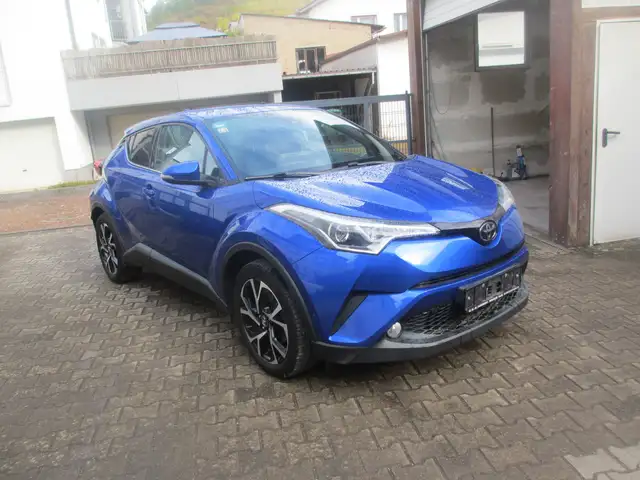 Toyota C-HR Style Sitzheizung Navi Klimaautomatik