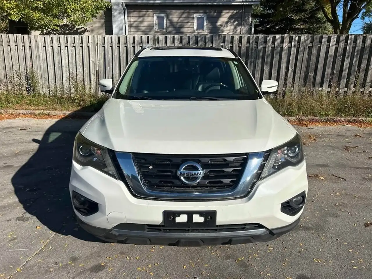Nissan Pathfinder снимка Nissan Pathfinder