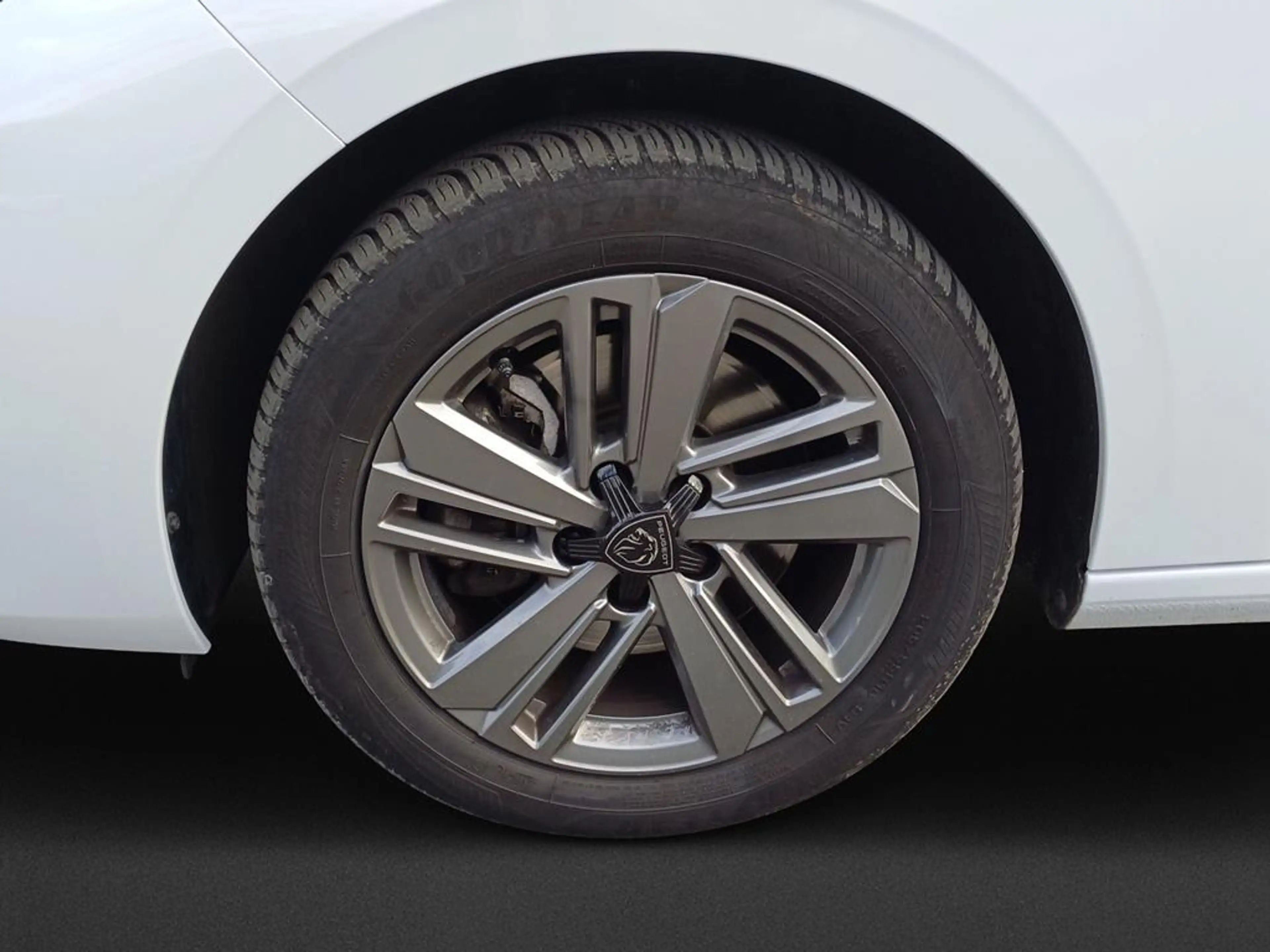 Peugeot 308 Allure — photo 8