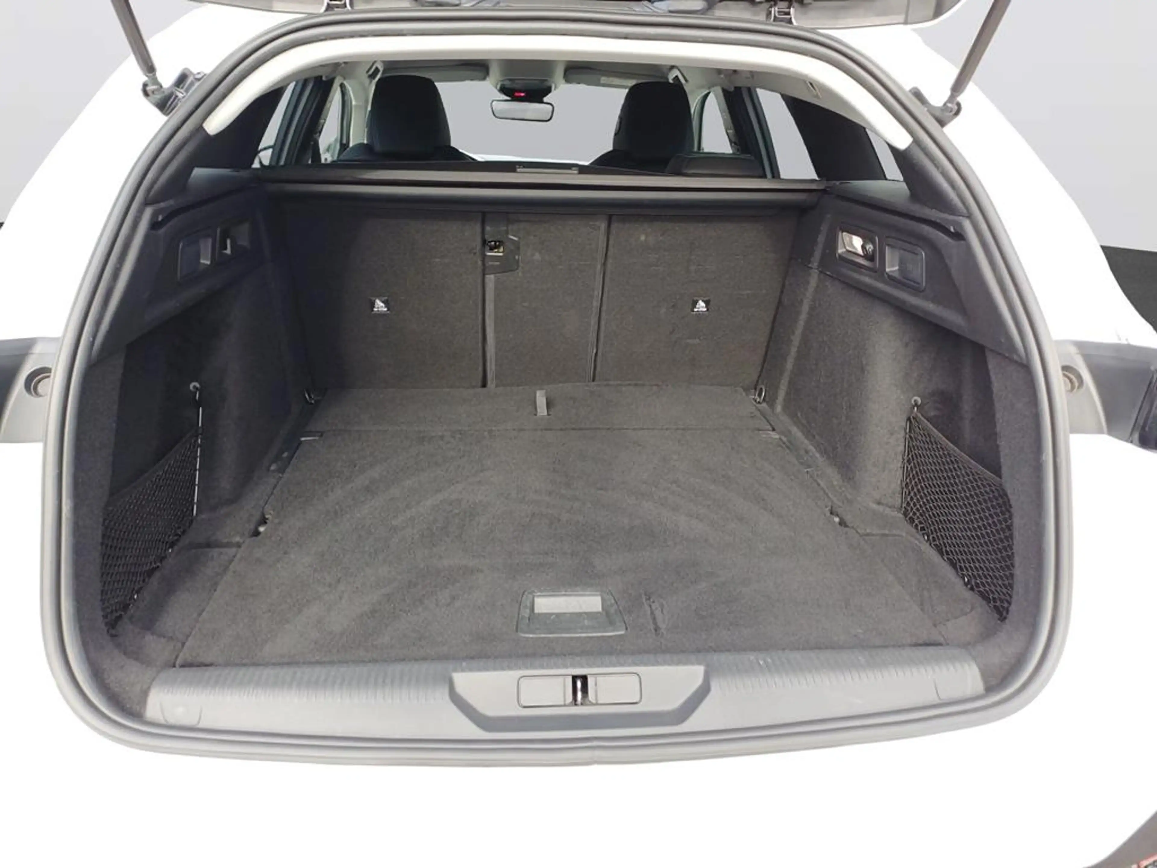 Peugeot 308 Allure — photo 7