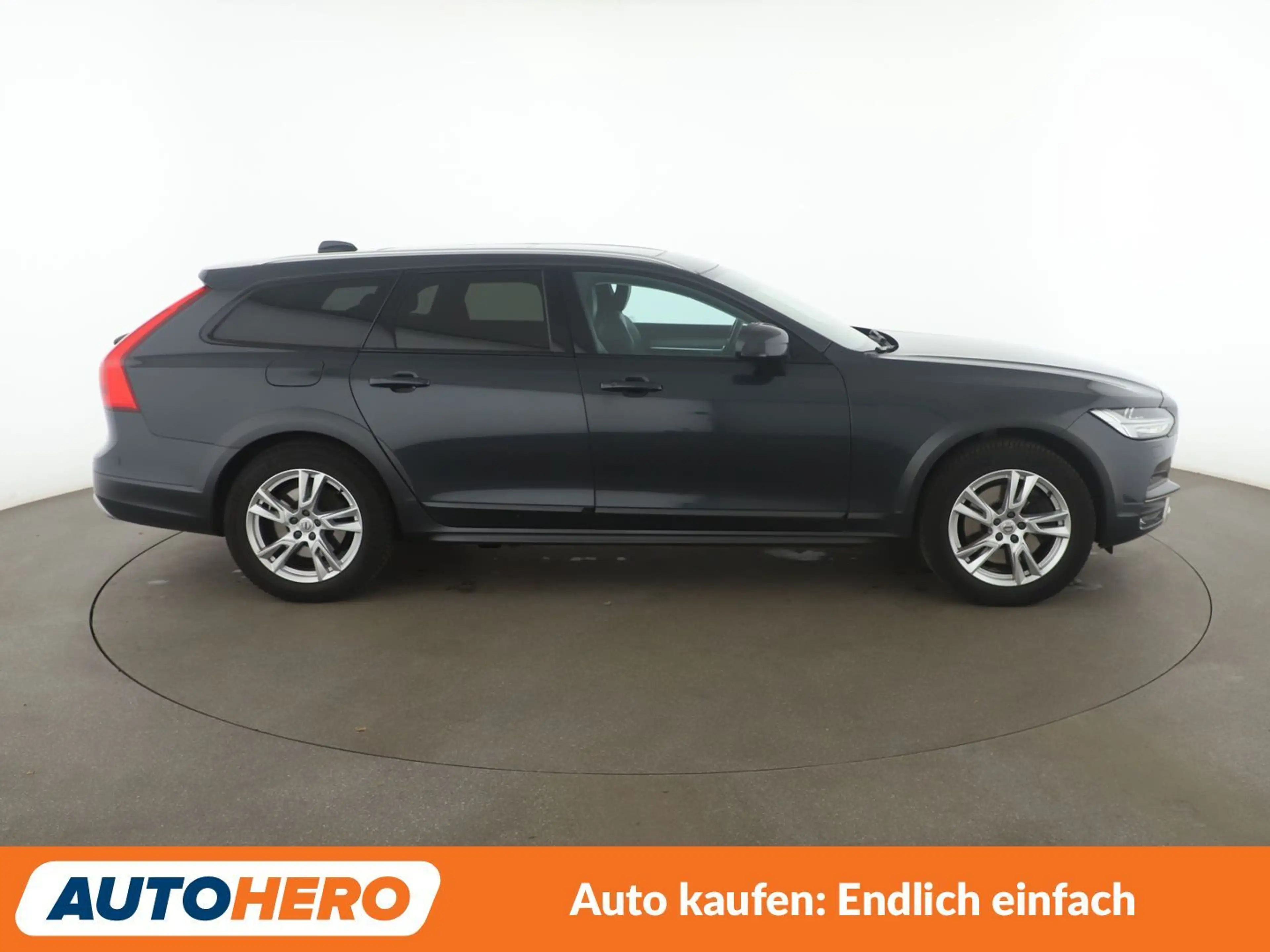 Volvo V90 Cross Country 2.0 D5 Pro AWD Aut.*NAVI*LED*TEMPO*CAM*PDC*SHZ* — photo 7