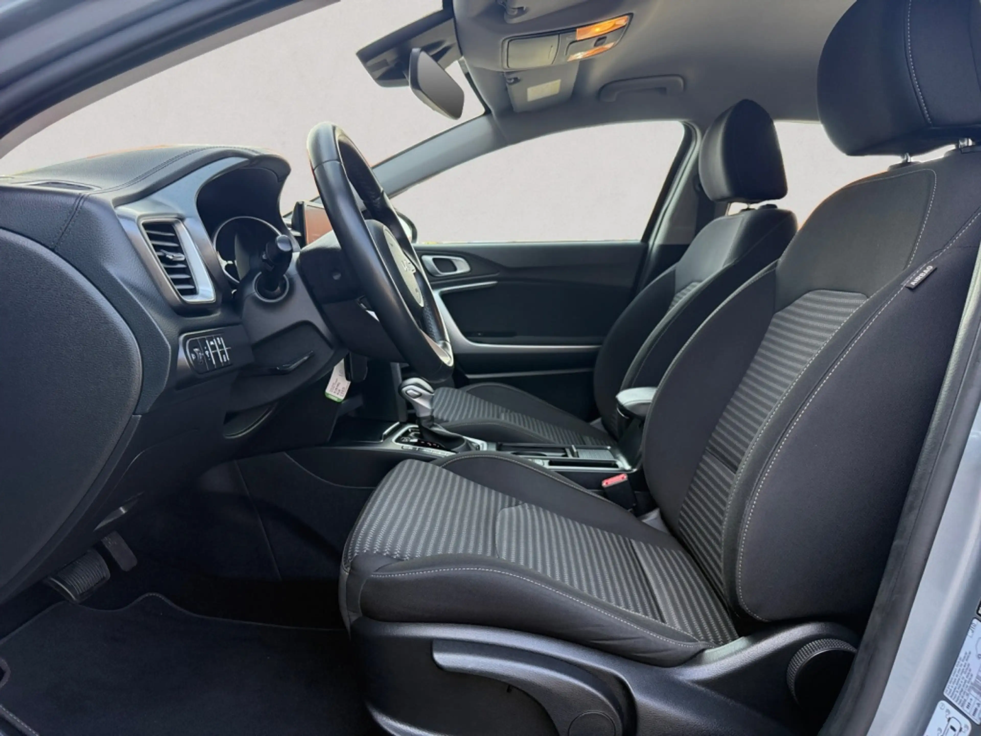 Kia Ceed SW / cee'd SW Sportswagon 1.0 T-GDi MHEV Dynamic Line — photo 11