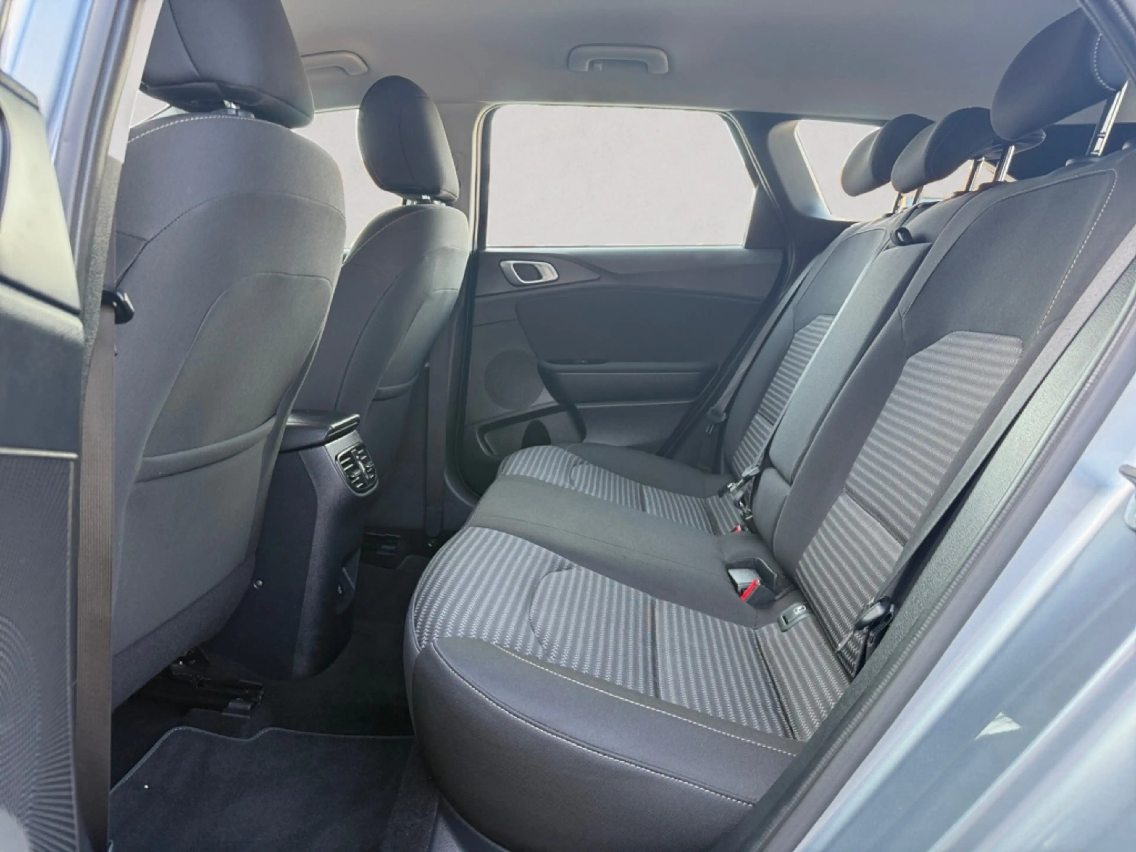 Kia Ceed SW / cee'd SW Sportswagon 1.0 T-GDi MHEV Dynamic Line — photo 13