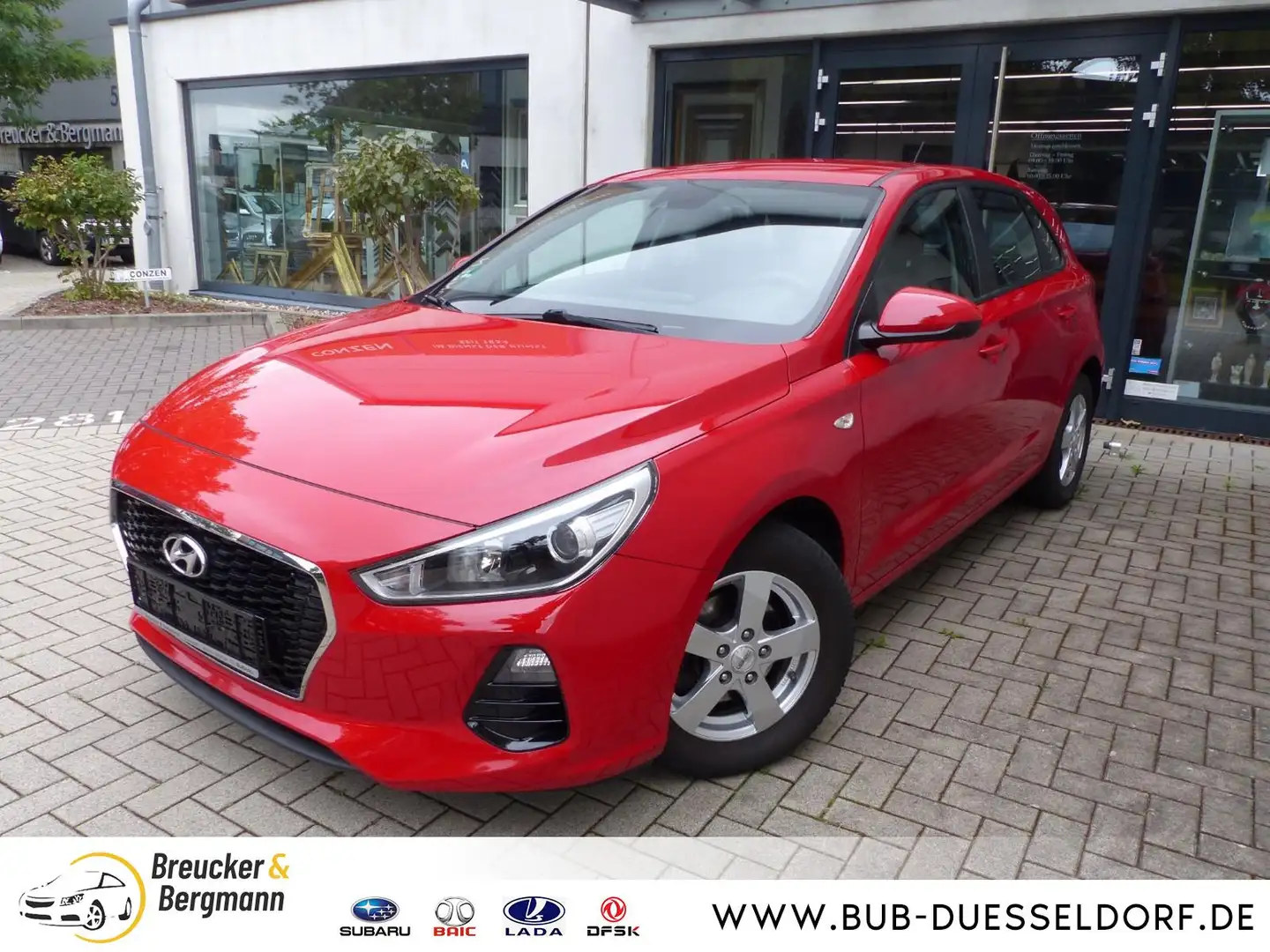 Hyundai i30 1,4 Pure 1 Hand Top Zustand Garantie Rot - 1