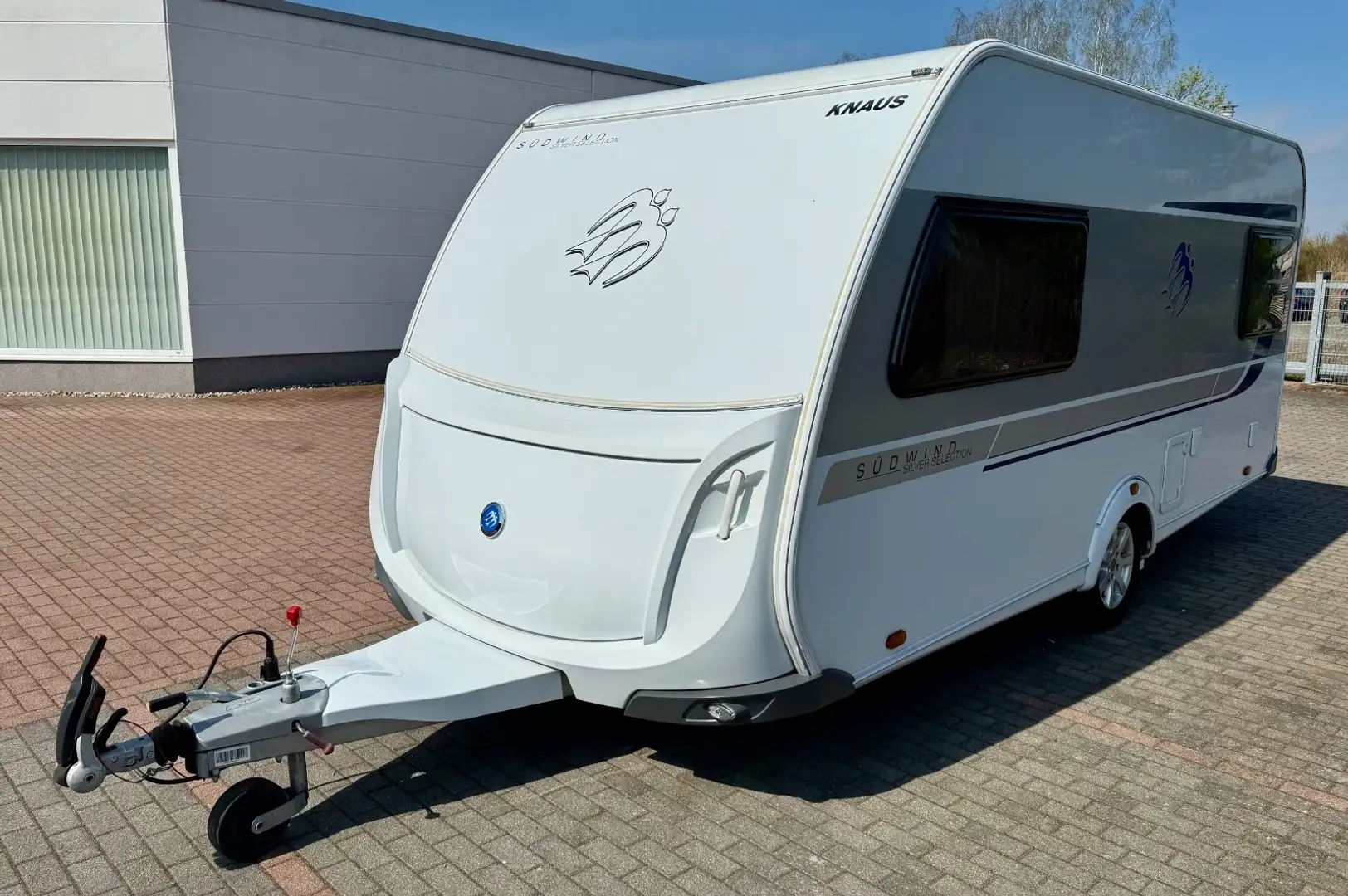 Knaus Südwind 460 EU Silver Selection Mover Silber - 1