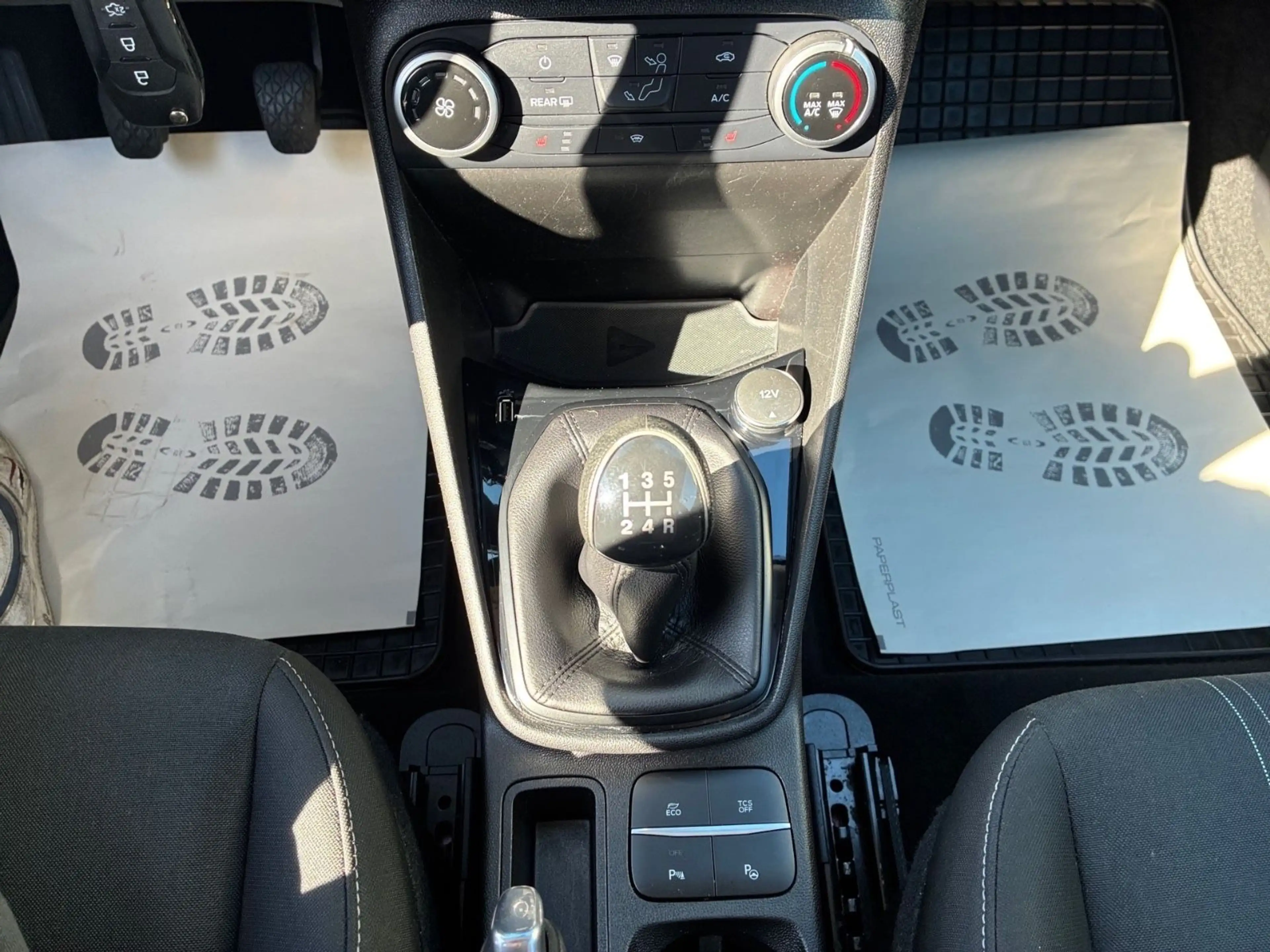 Ford Fiesta Cool & Connect Klima Kamera — photo 14