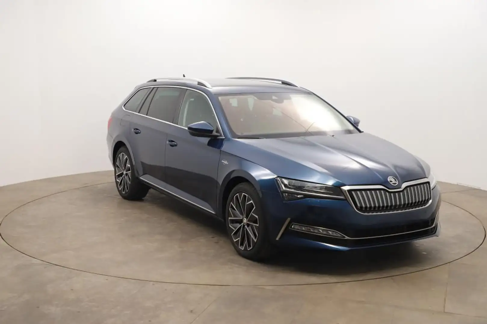Skoda Superb Combi Laurin & Klement 1.4 TSI iV DSG Blau - 2