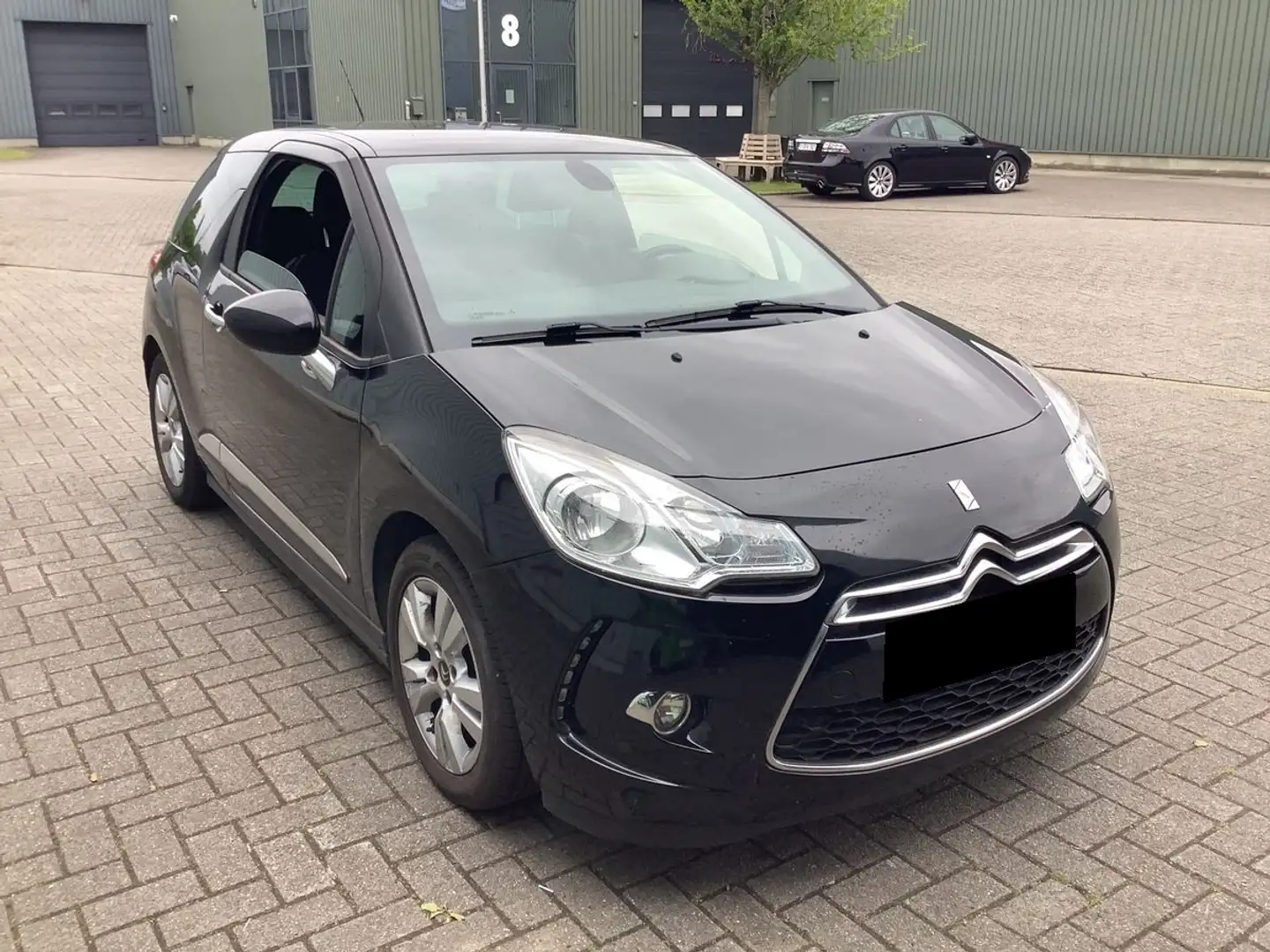Citroen DS3 1.6 E-HDI92 SO CHIC Schwarz - 1