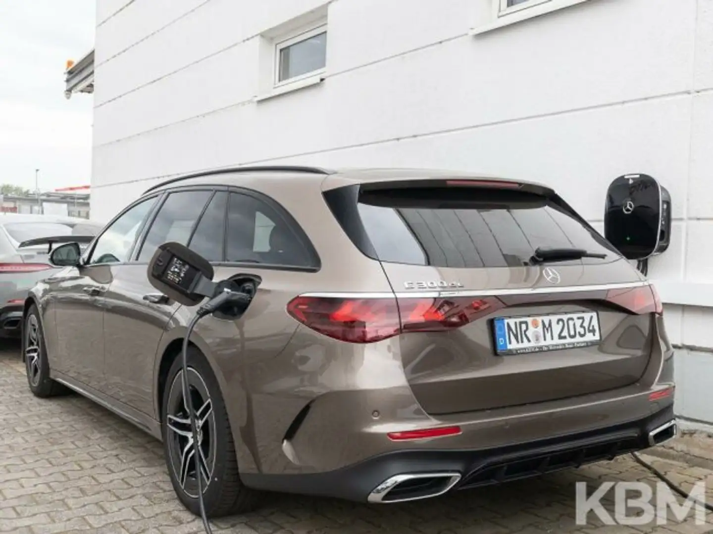 Mercedes-Benz E 300 E 300 de T AMG°NIGHT°PANO°AHK°BURM4D°MBUX°DISTR° Braun - 2