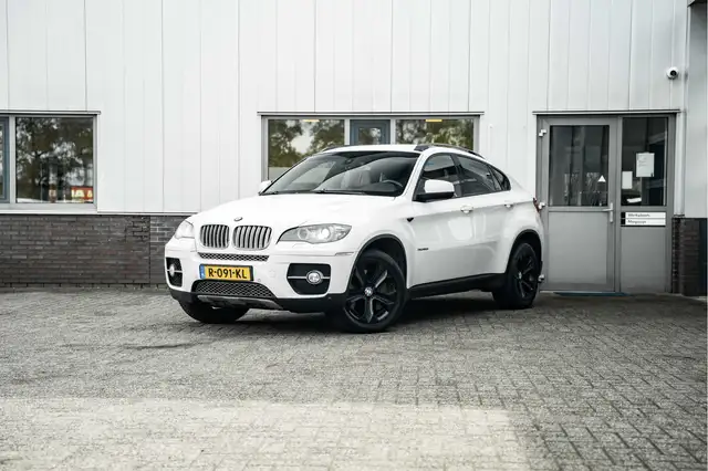 BMW X6 xDrive50i