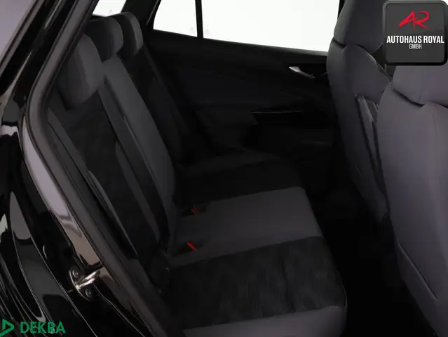 Volkswagen ID.4 view 12