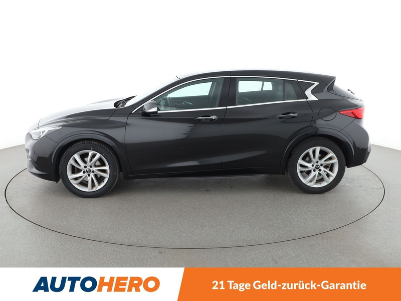 Infiniti Q30 1.6 Luxe Tech Aut*NAVI*TEMPO*PDC*SHZ*KLIMA* — photo 3