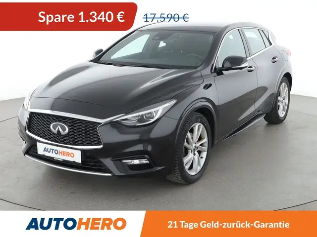 Infiniti Q30 1.6 Luxe Tech Aut*NAVI*TEMPO*PDC*SHZ*KLIMA*