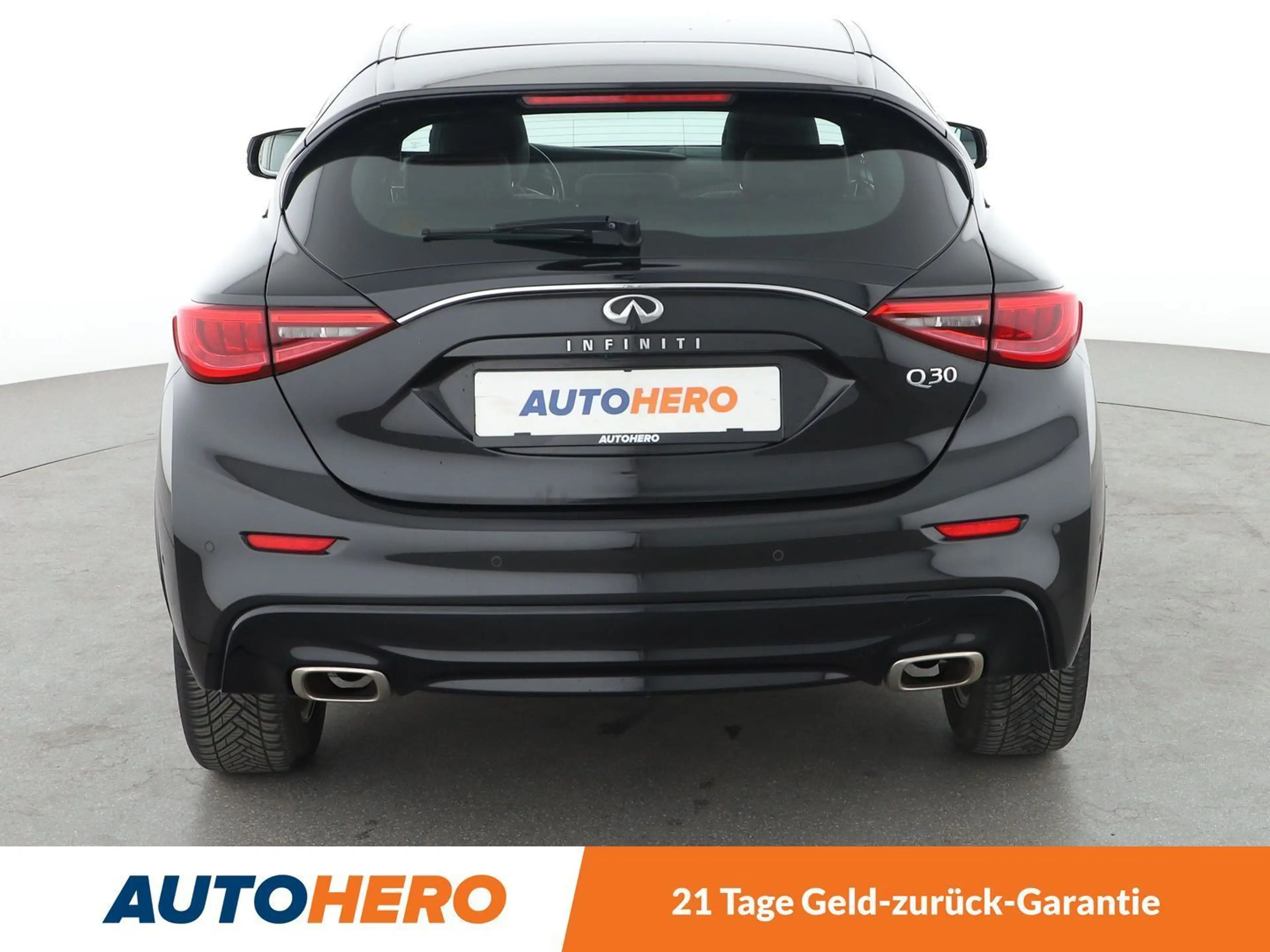 Infiniti Q30 1.6 Luxe Tech Aut*NAVI*TEMPO*PDC*SHZ*KLIMA* — photo 5