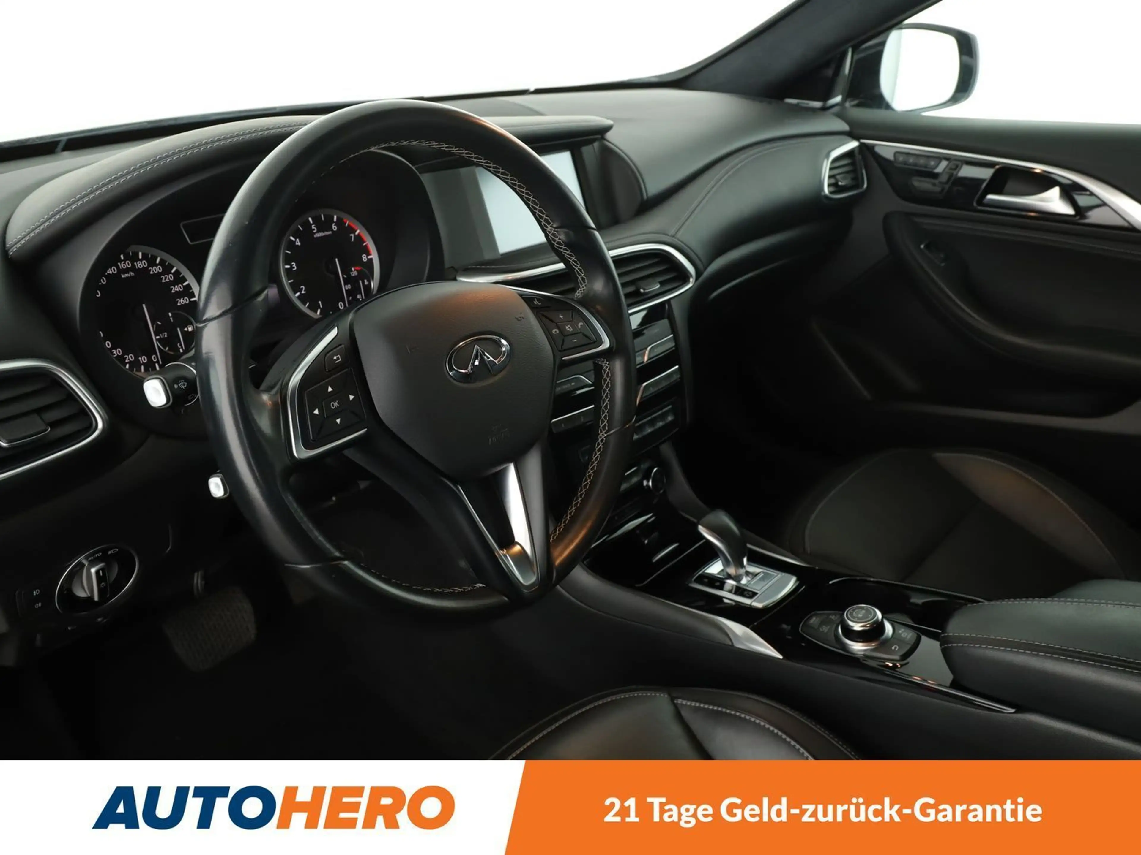 Infiniti Q30 1.6 Luxe Tech Aut*NAVI*TEMPO*PDC*SHZ*KLIMA* — photo 11