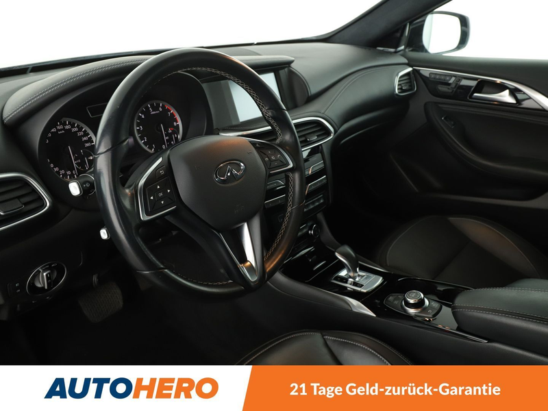 Infiniti Q30 1.6 Luxe Tech Aut*NAVI*TEMPO*PDC*SHZ*KLIMA* — photo 11