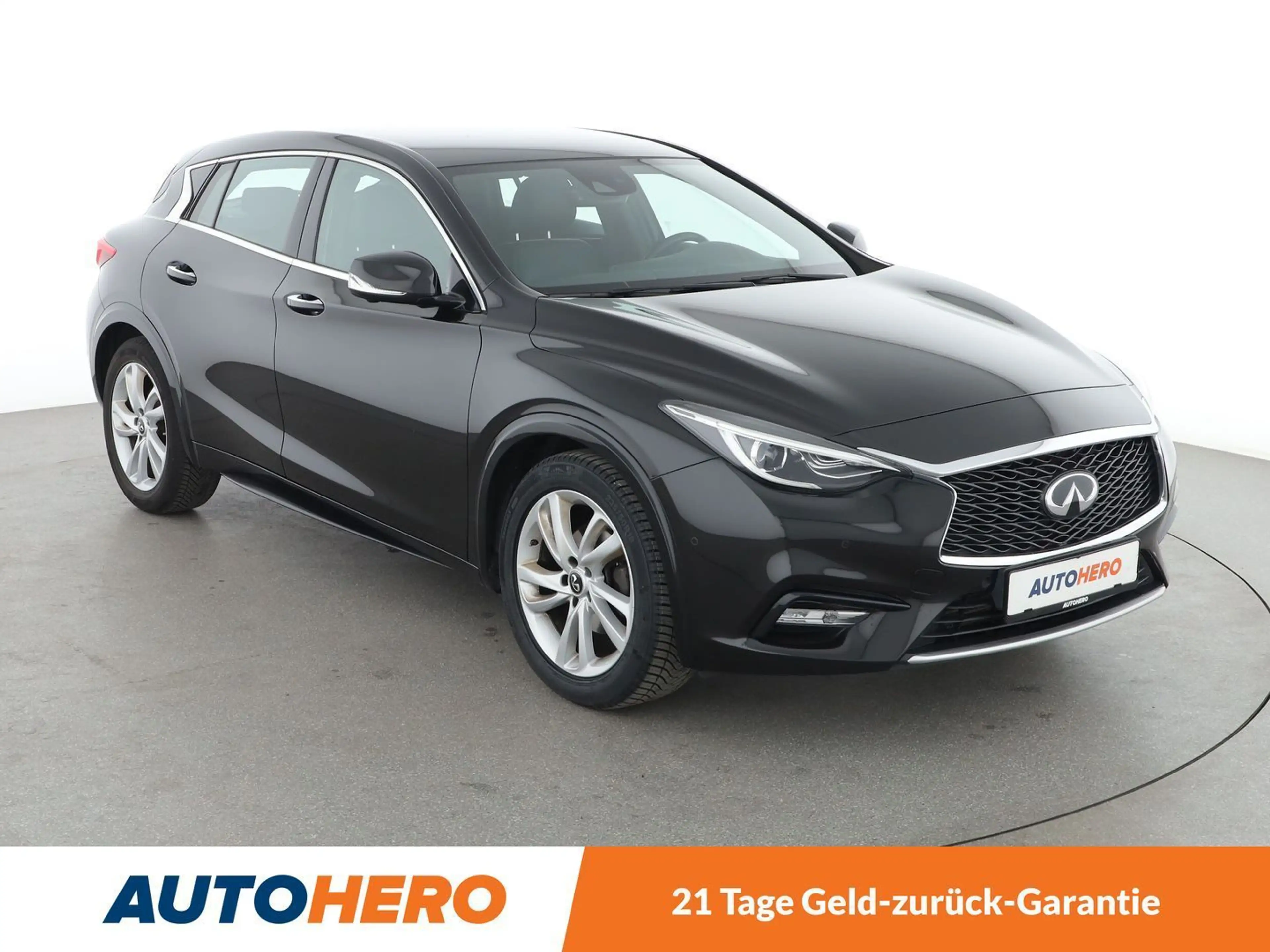 Infiniti Q30 1.6 Luxe Tech Aut*NAVI*TEMPO*PDC*SHZ*KLIMA* — photo 8