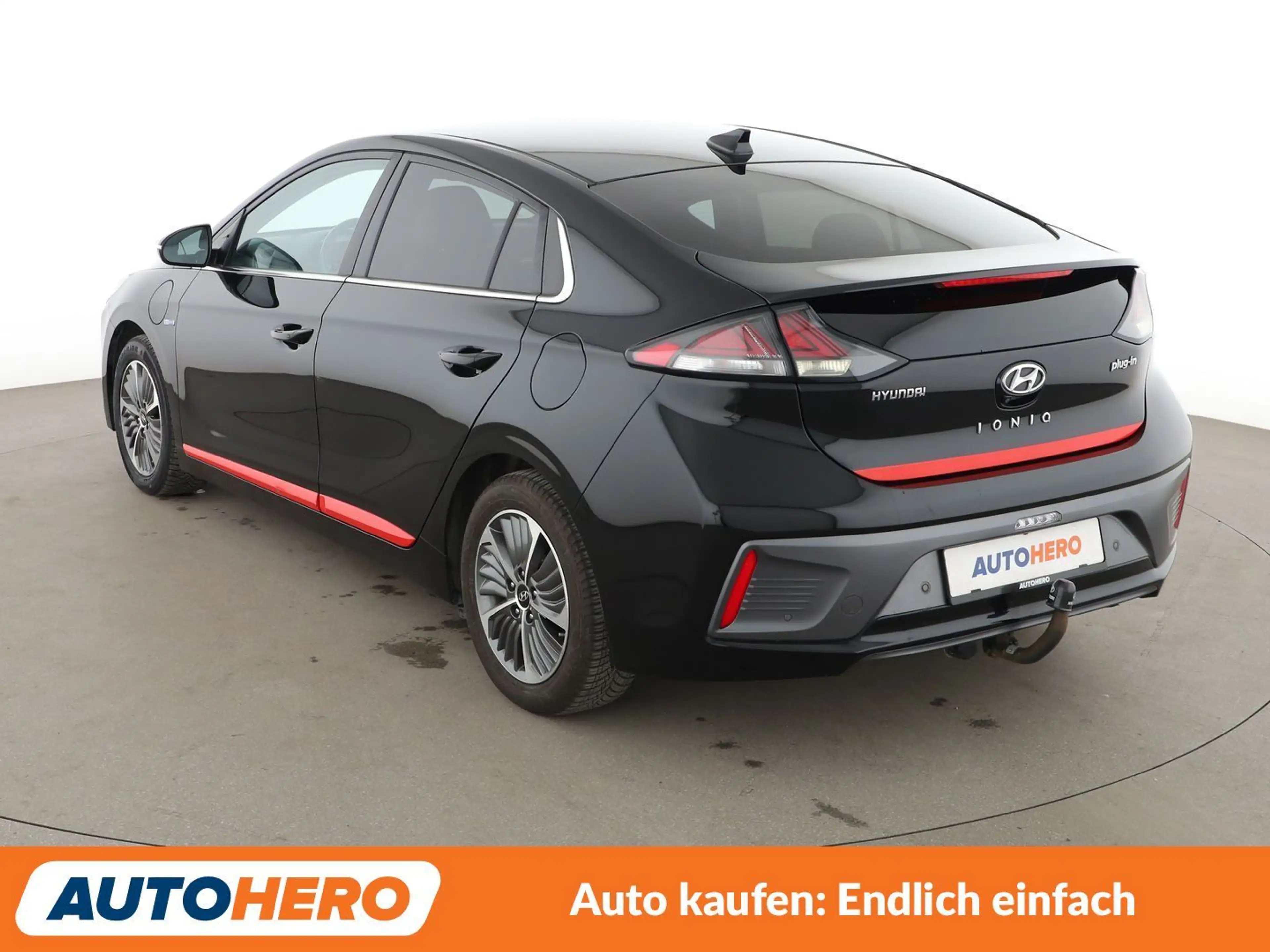 Hyundai IONIQ 1.6 Hybrid Premium Aut.*NAVI*ACC*CAM*PDC*SHZ*AHK* — photo 4