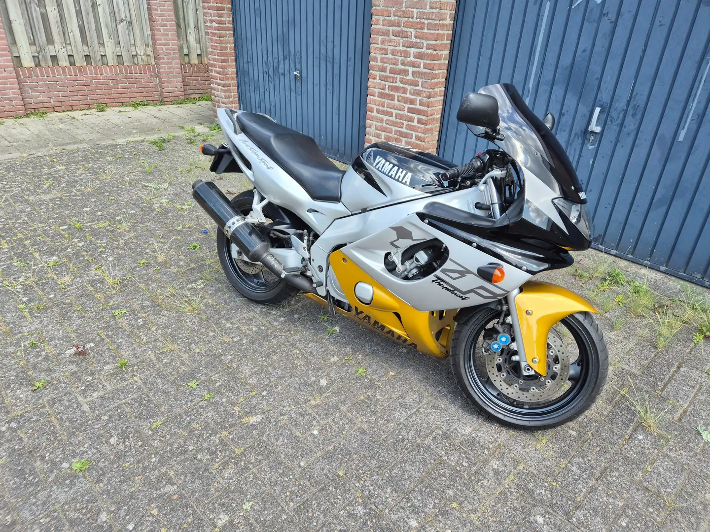 Yamaha YZF 600 Thundercat Zwart - 1