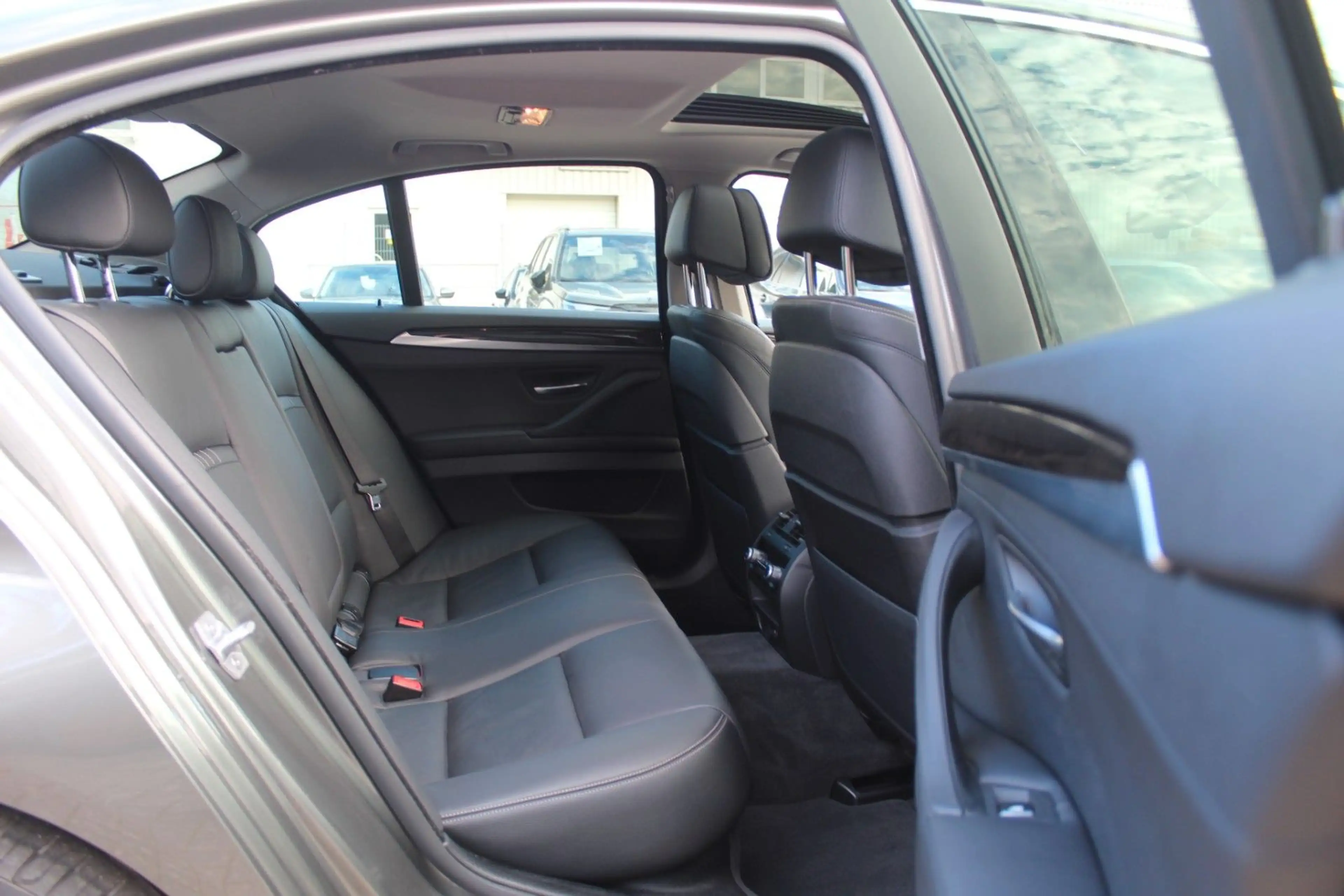 BMW 530 d Limousine Automatik Luxury Line — photo 15