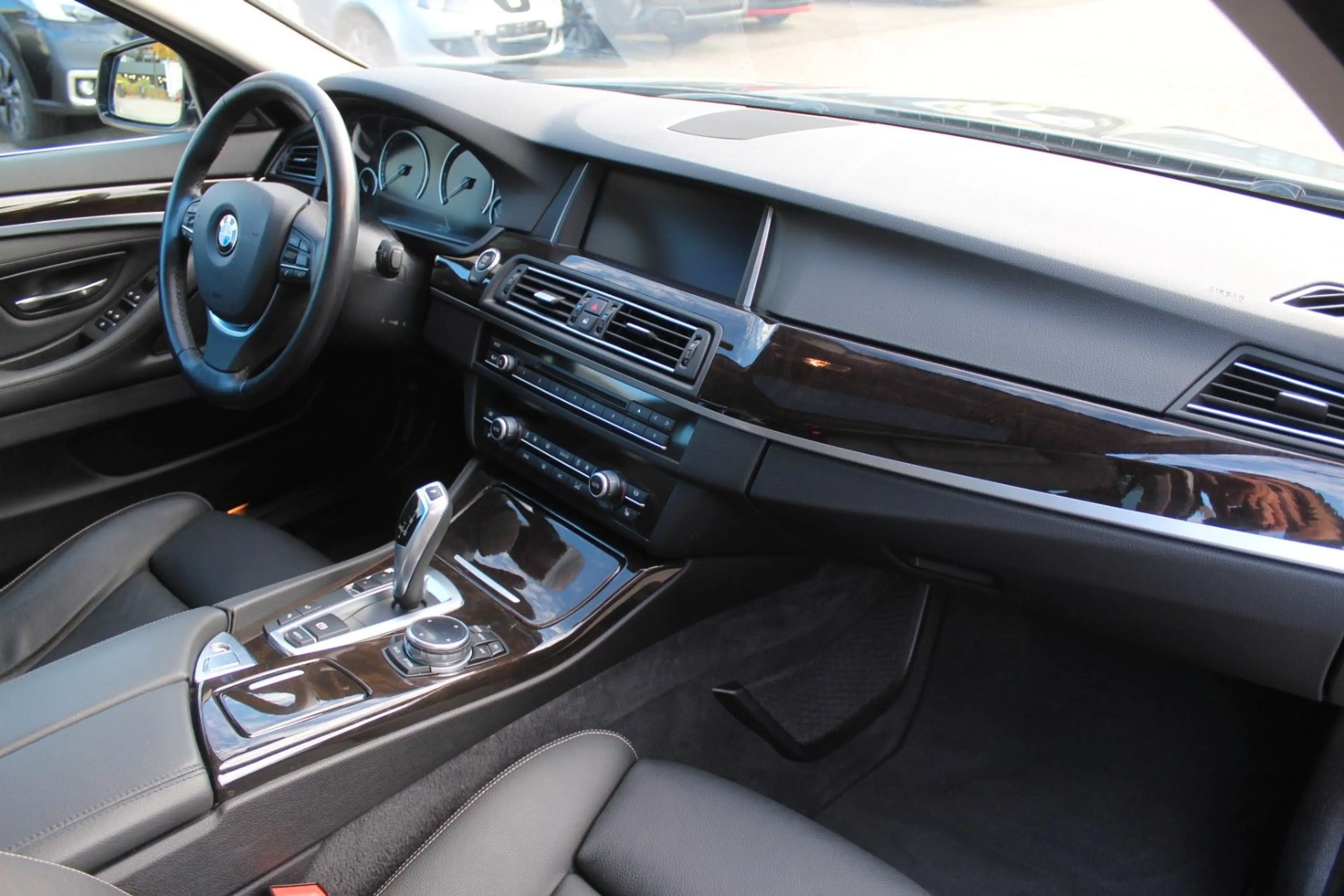 BMW 530 d Limousine Automatik Luxury Line — photo 11
