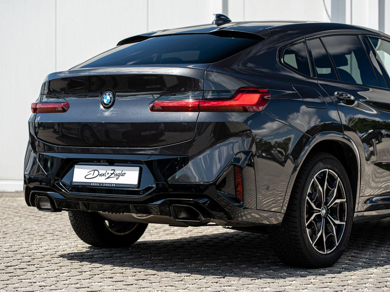 BMW X4 xDrive30d M-Sport AHK PANO ACC HuD Laser KoZg — photo 3