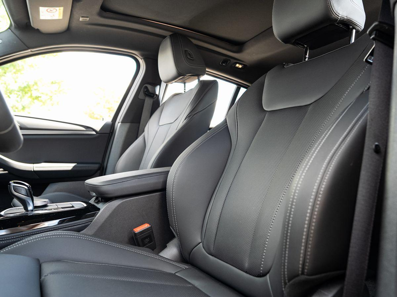 BMW X4 xDrive30d M-Sport AHK PANO ACC HuD Laser KoZg — photo 8