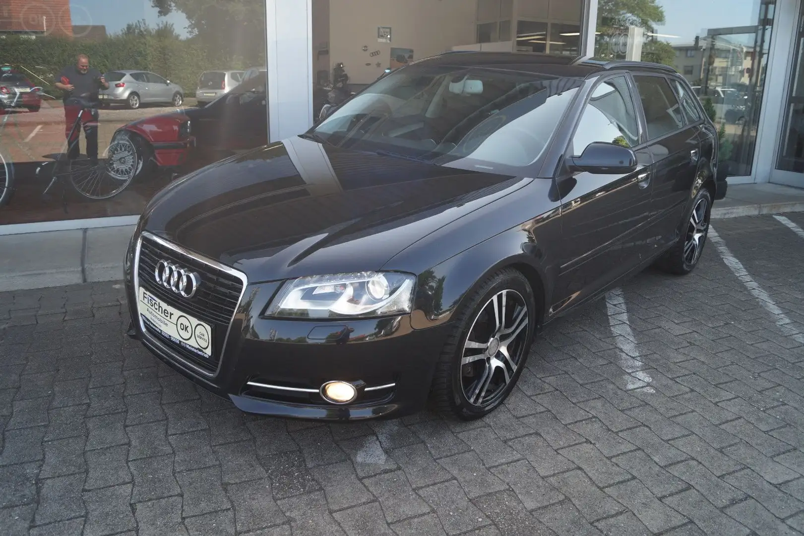 Audi A3 SB 1.4 TFSI Ambition*Automatik*Xenon*Sitzheiz Zwart - 1