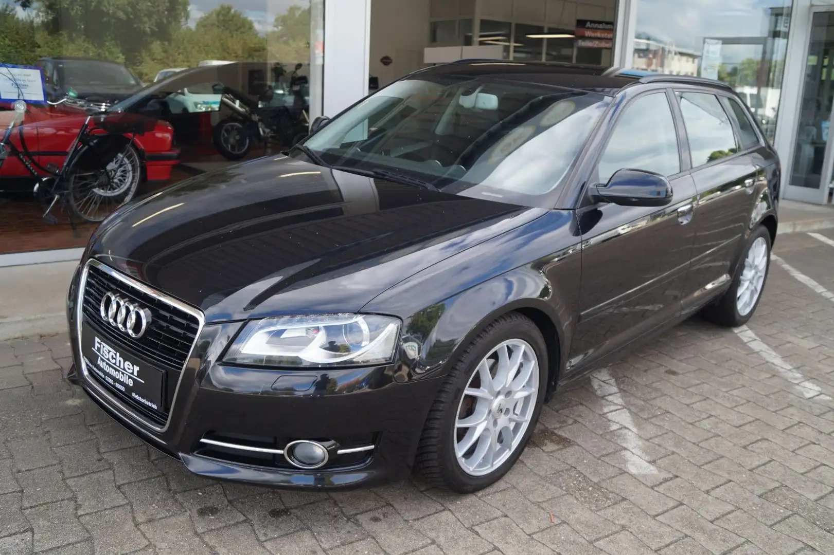 Audi A3 SB 1.4 TFSI Ambition*Automatik*Xenon*Sitzheiz Noir - 1