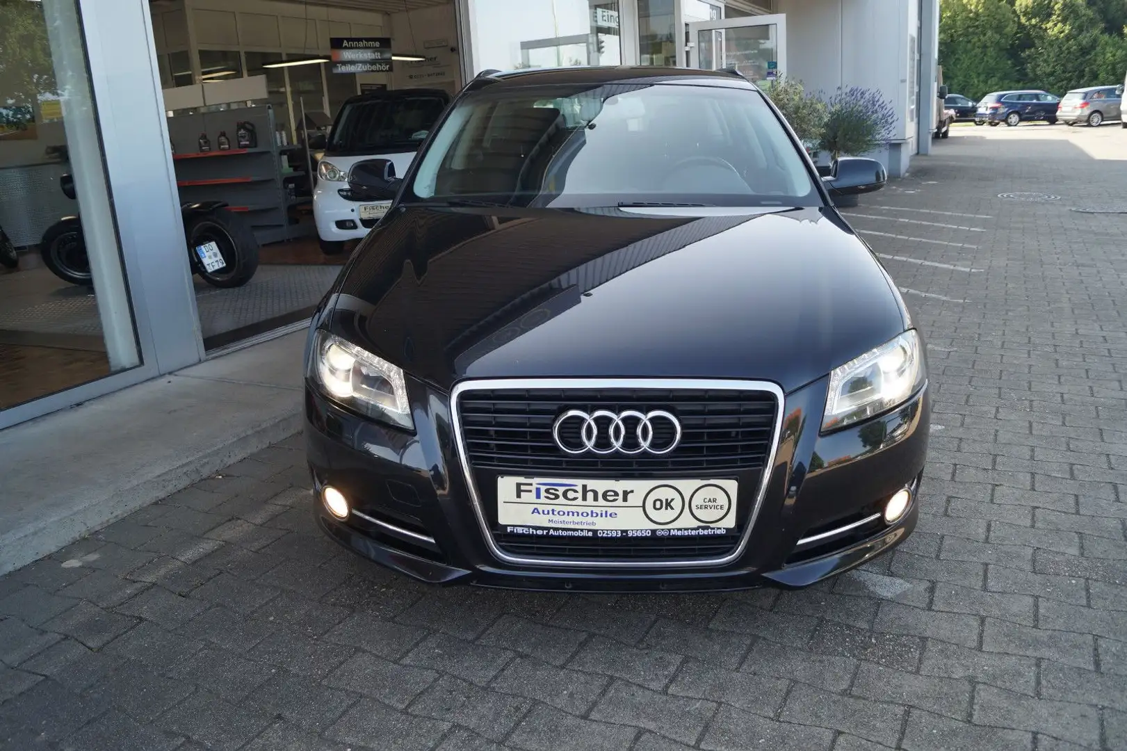 Audi A3 SB 1.4 TFSI Ambition*Automatik*Xenon*Sitzheiz Zwart - 2